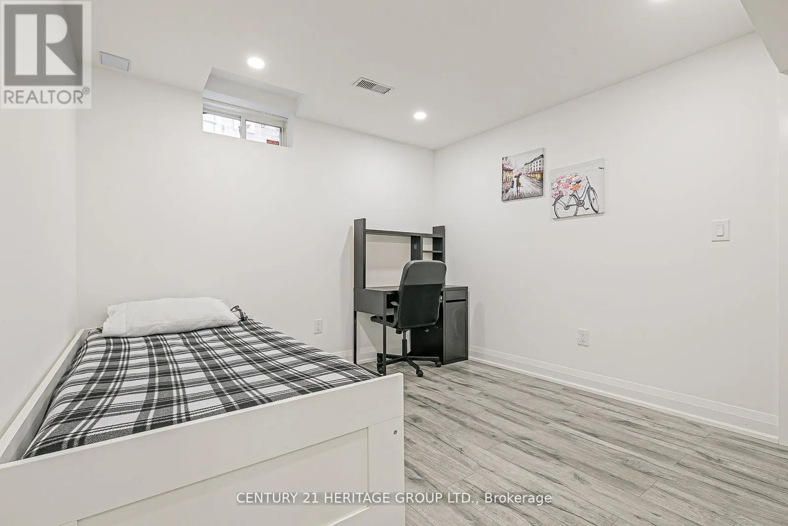 29 EMINENCE ROAD