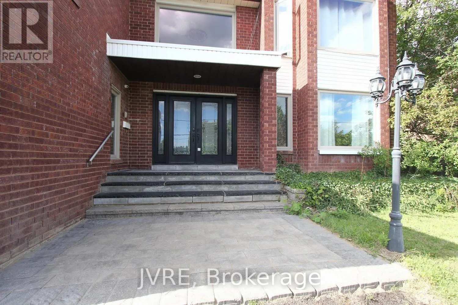 612 ELGIN MILLS ROAD W