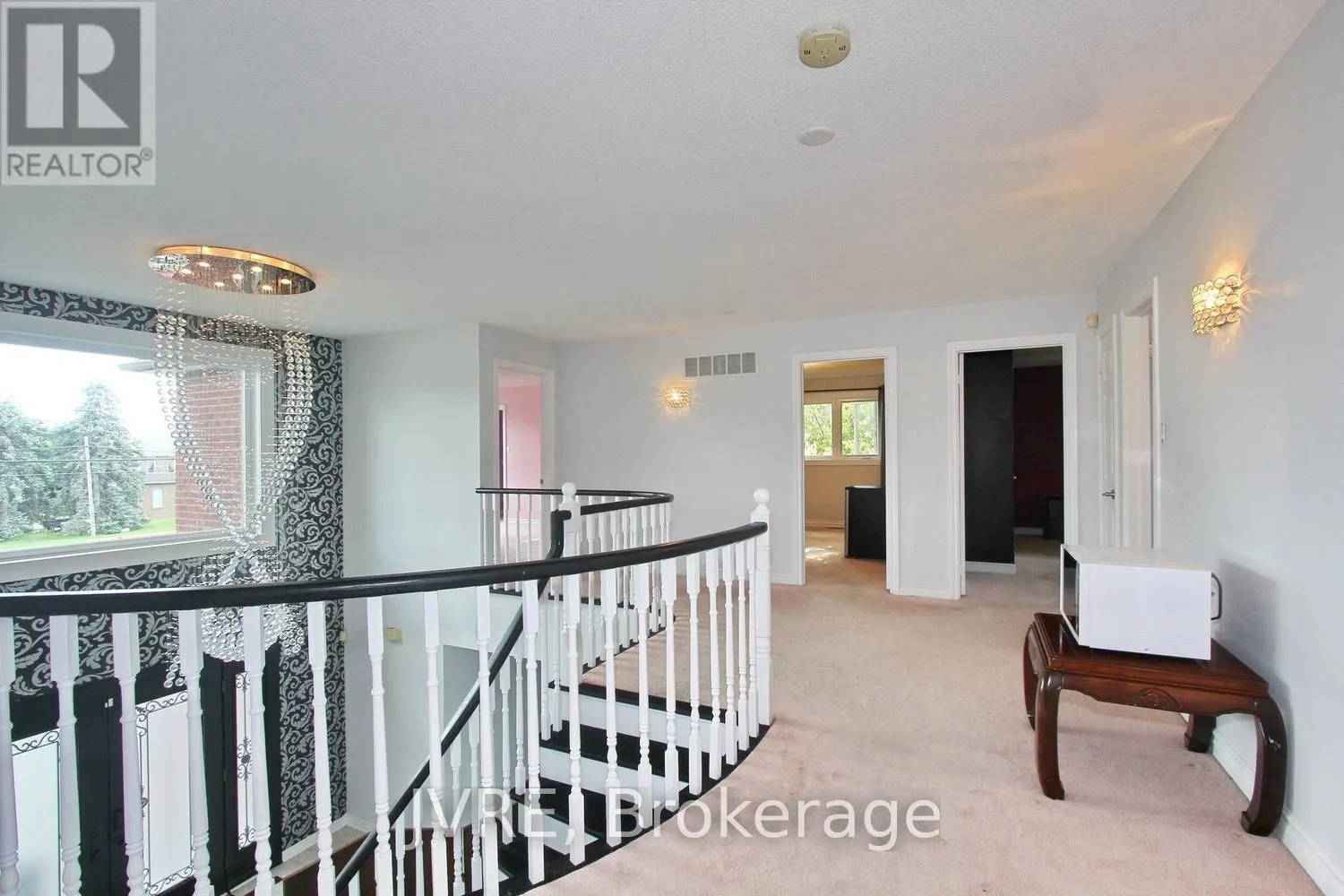 612 ELGIN MILLS ROAD W