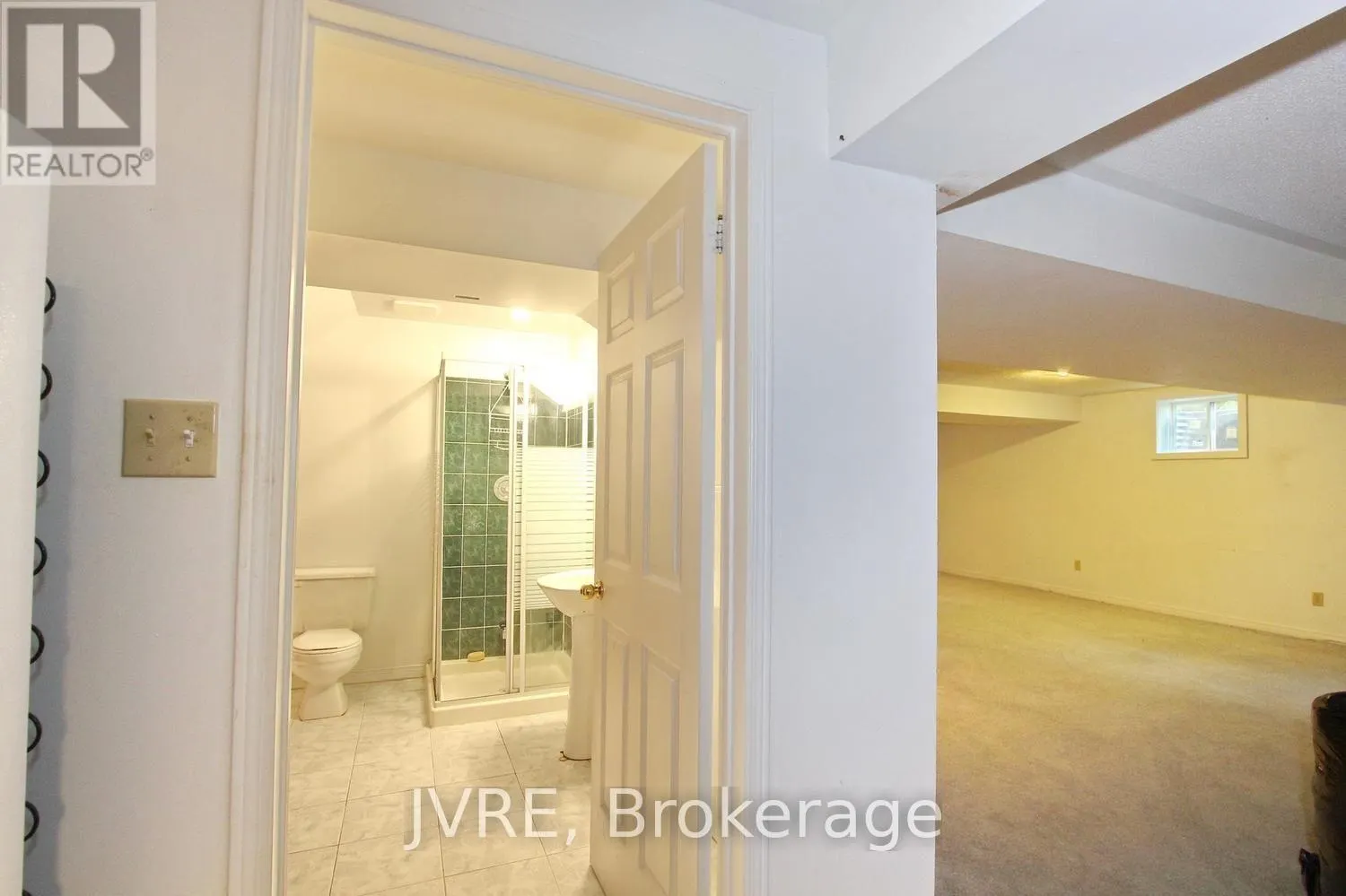 612 ELGIN MILLS ROAD W