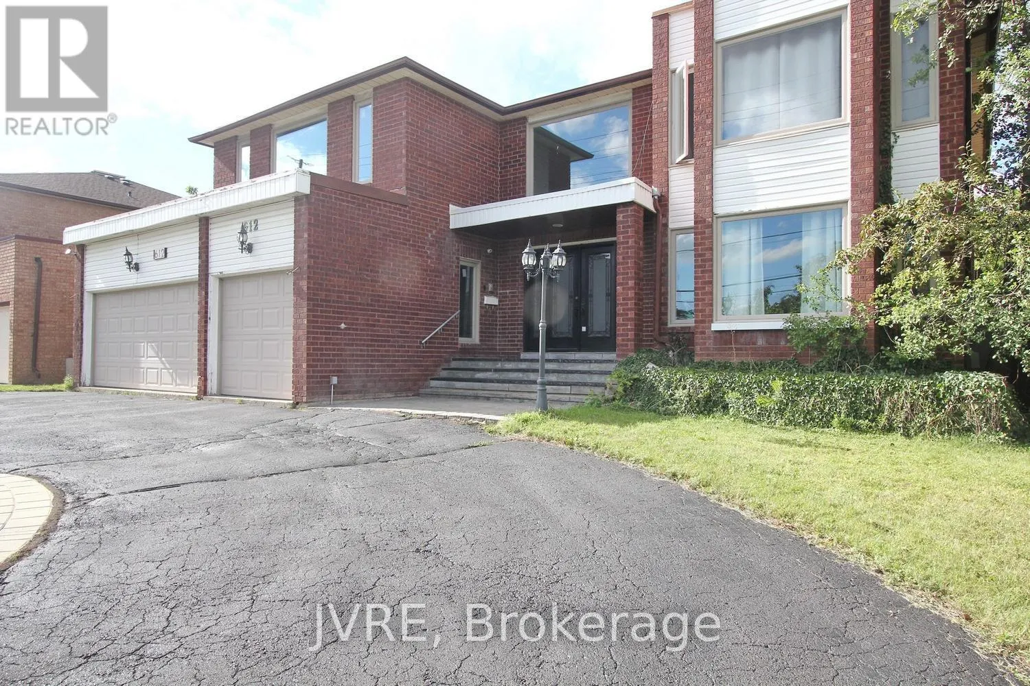 612 ELGIN MILLS ROAD W