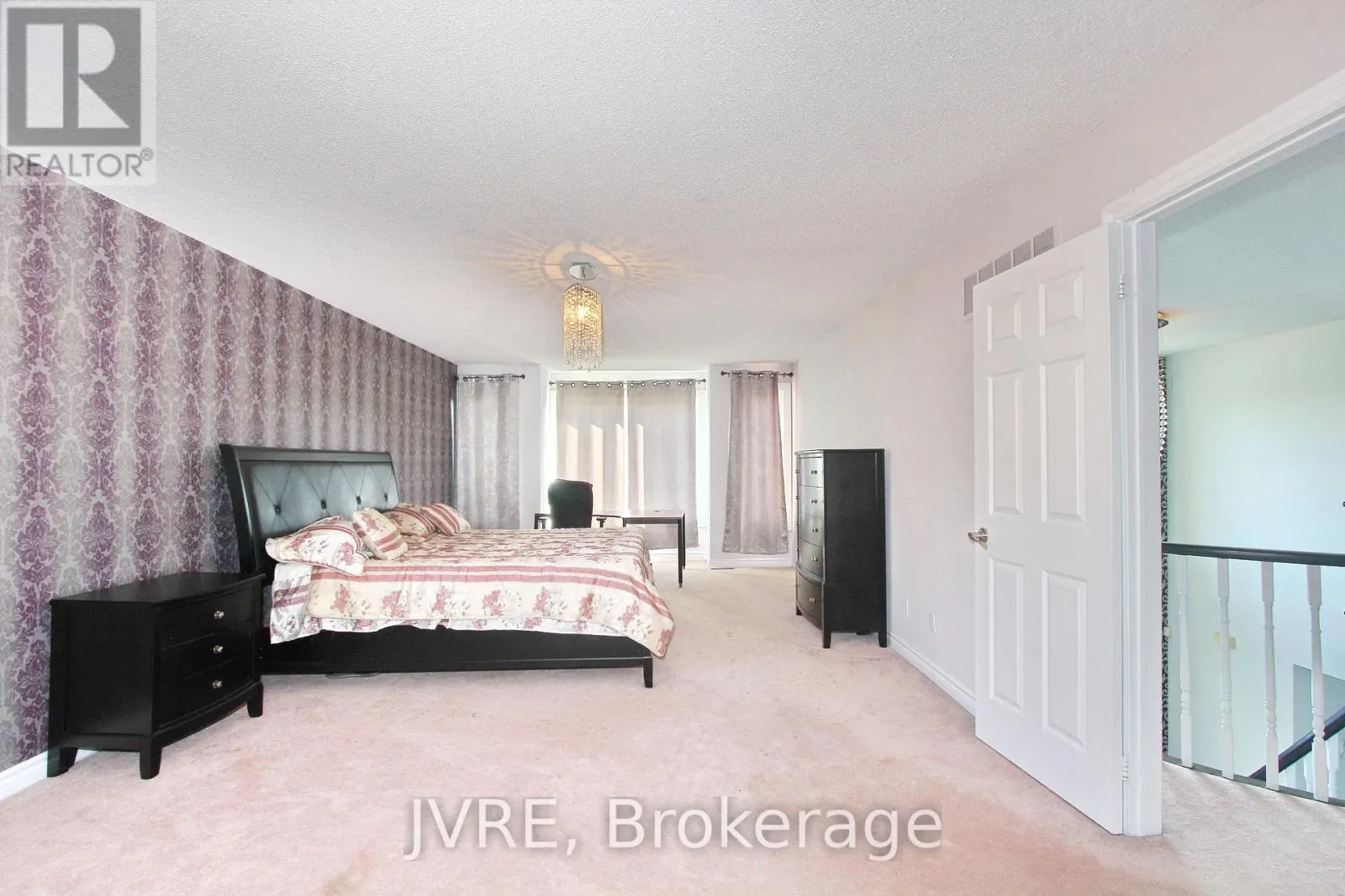 612 ELGIN MILLS ROAD W