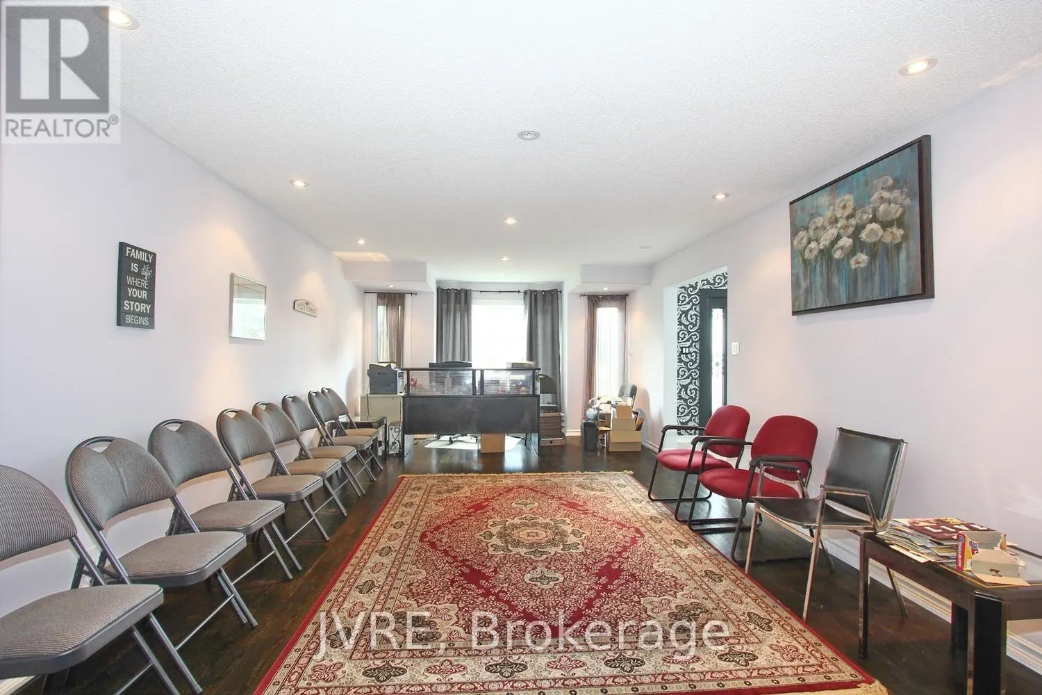 612 ELGIN MILLS ROAD W