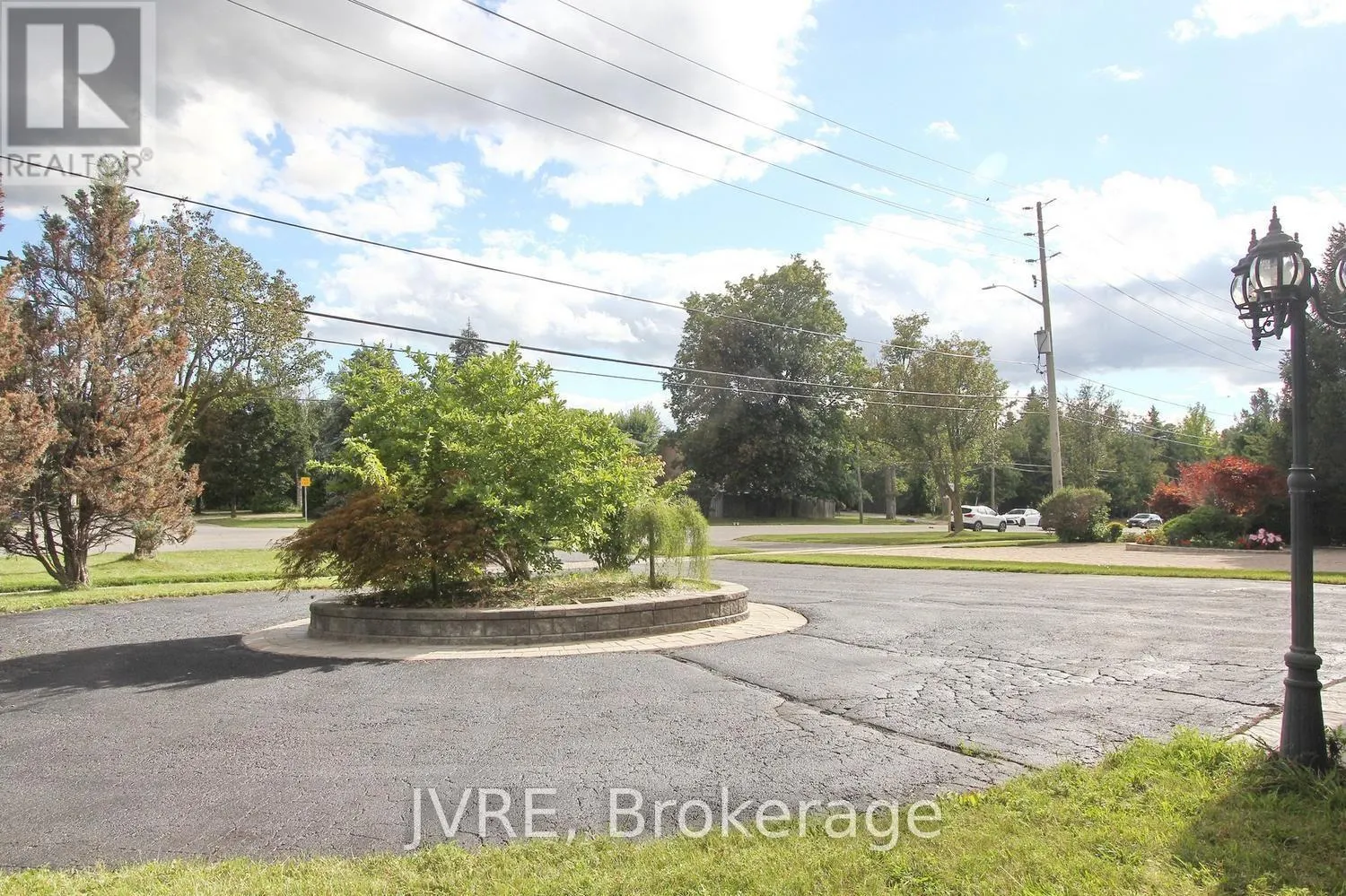 612 ELGIN MILLS ROAD W