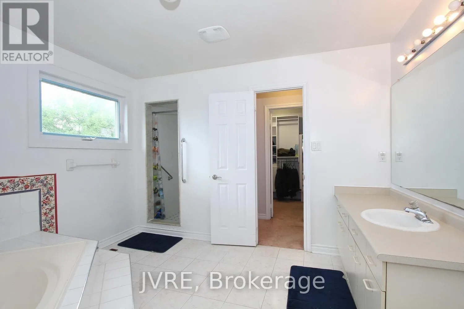 612 ELGIN MILLS ROAD W