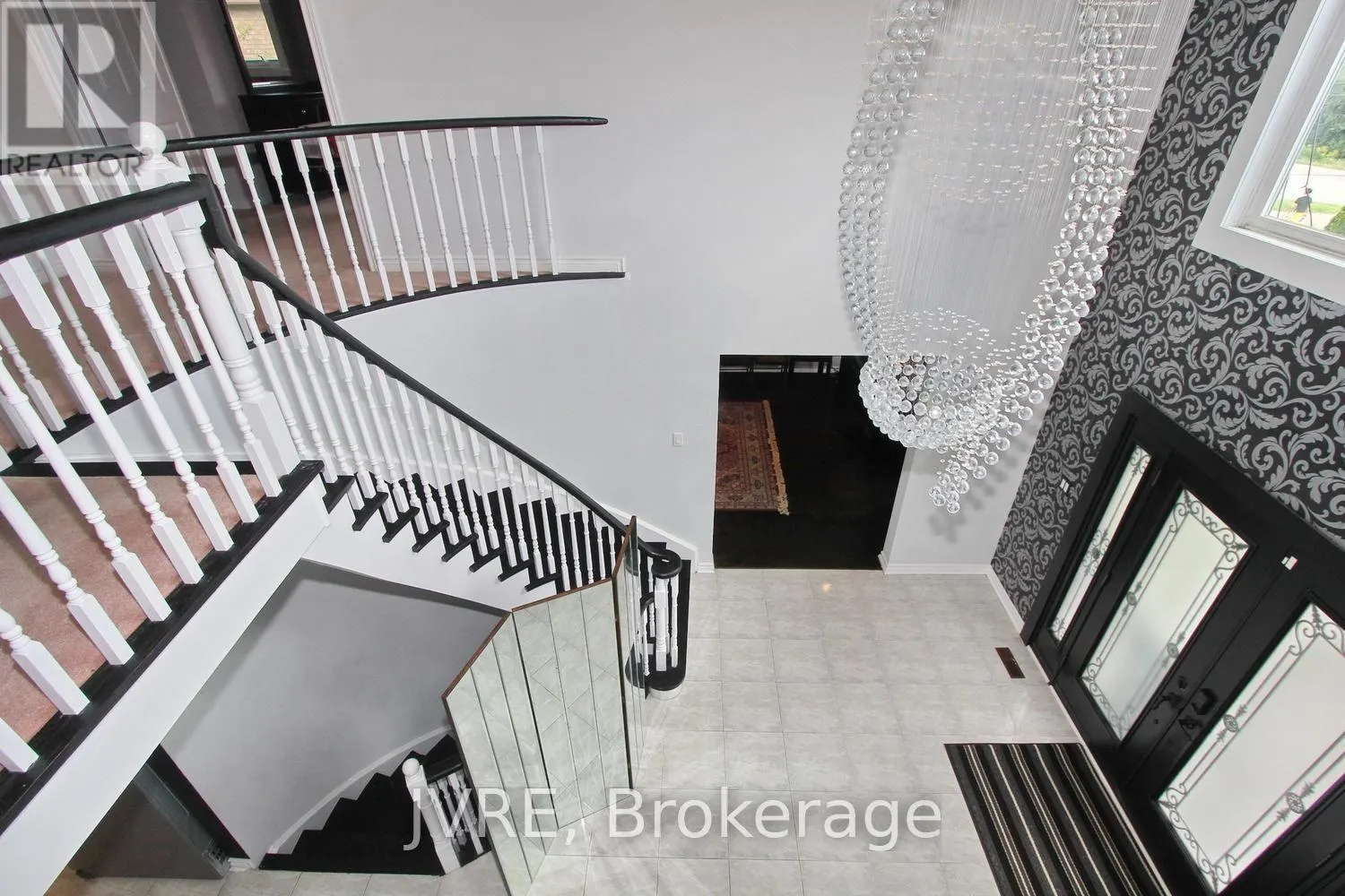 612 ELGIN MILLS ROAD W