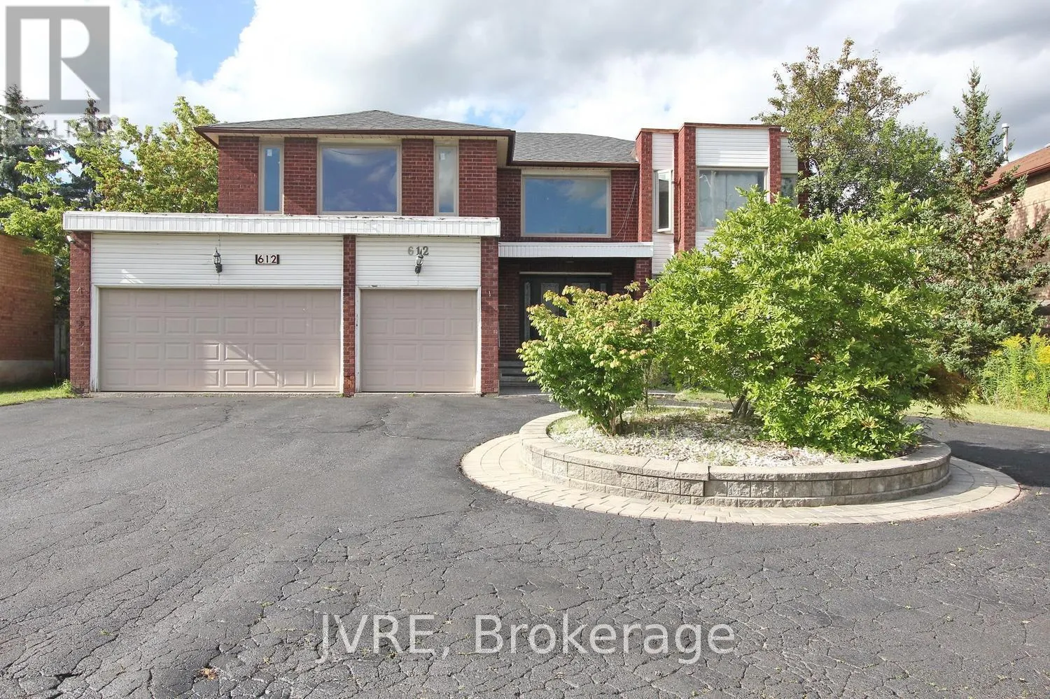 612 ELGIN MILLS ROAD W