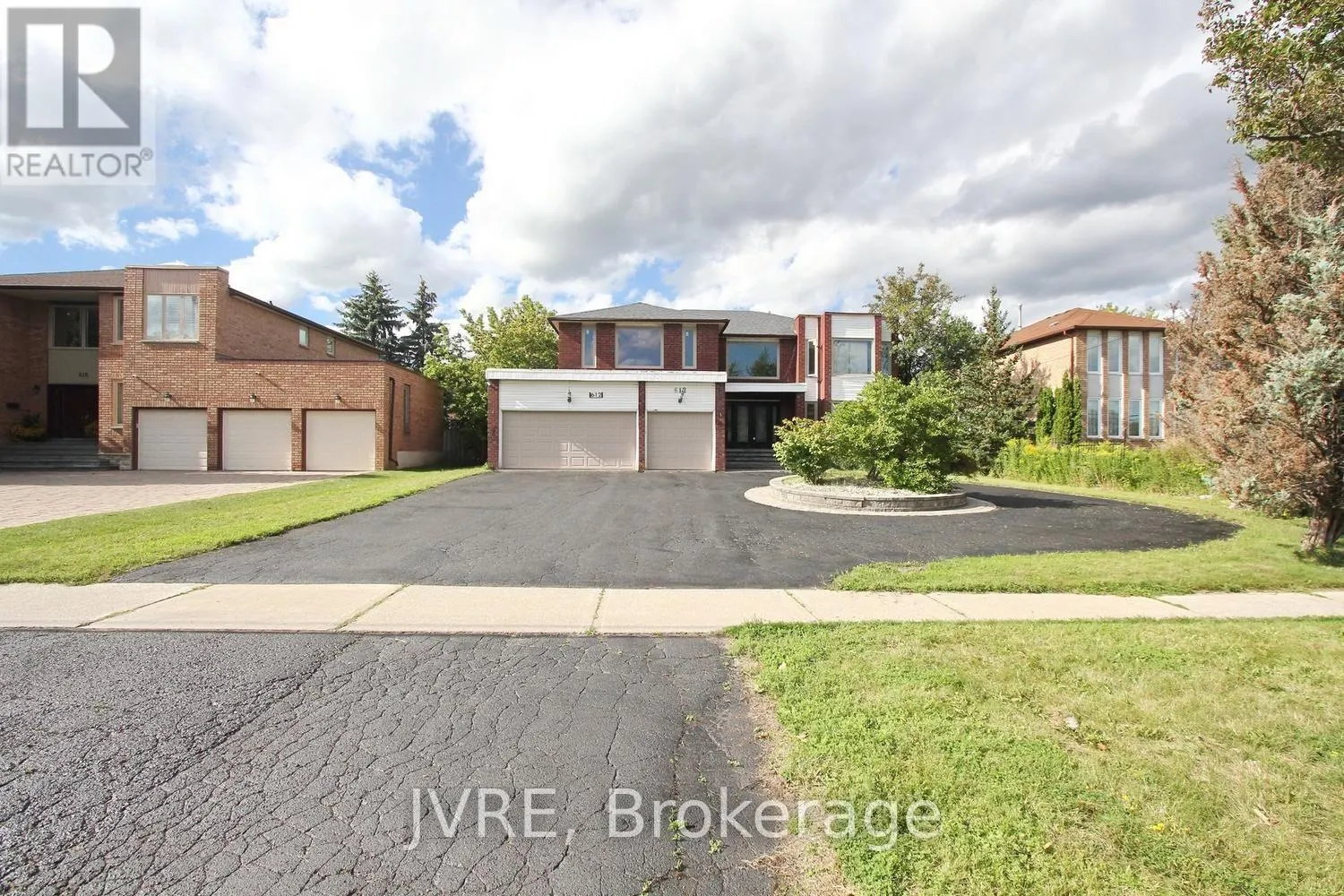 612 ELGIN MILLS ROAD W