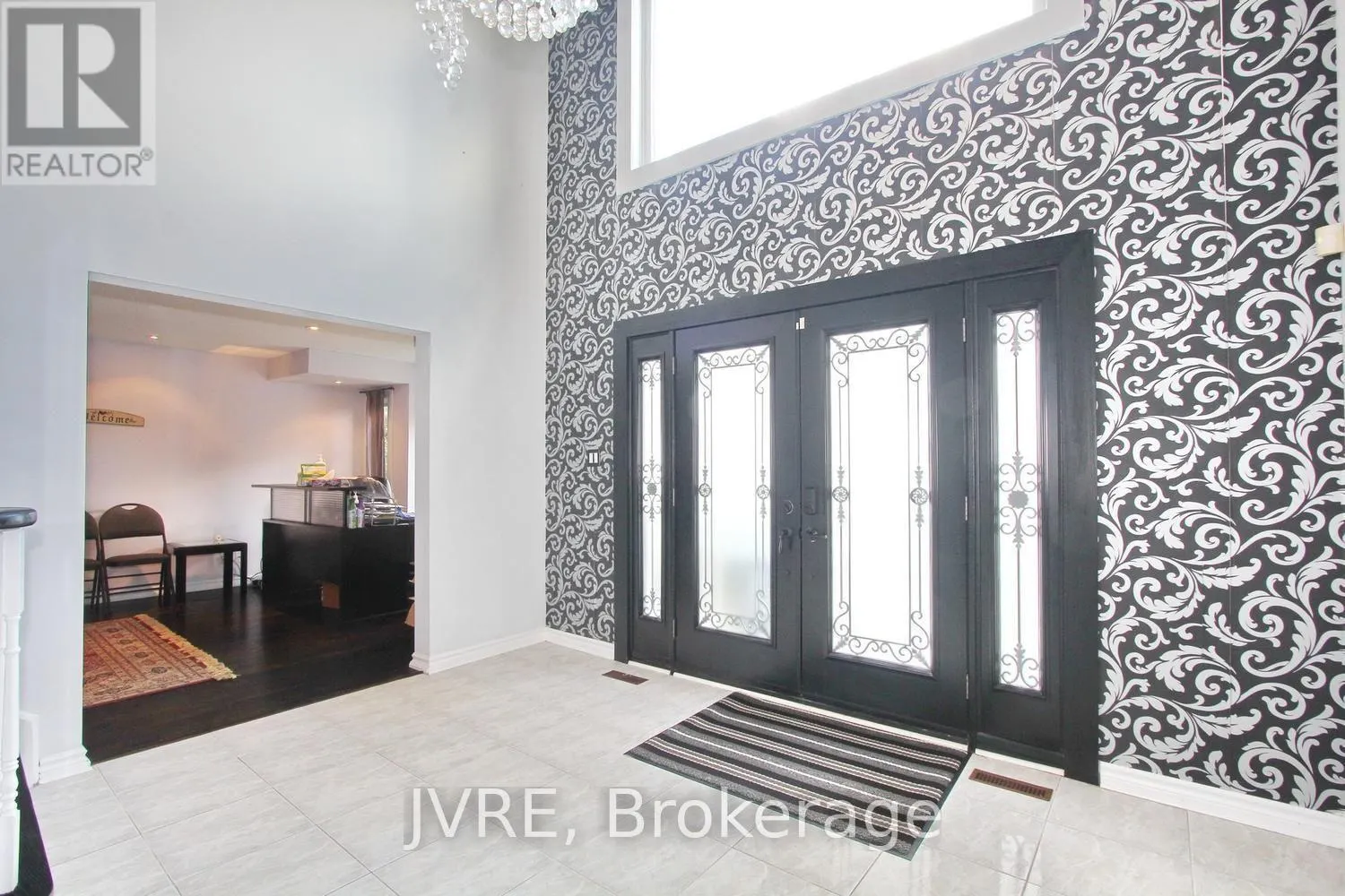 612 ELGIN MILLS ROAD W