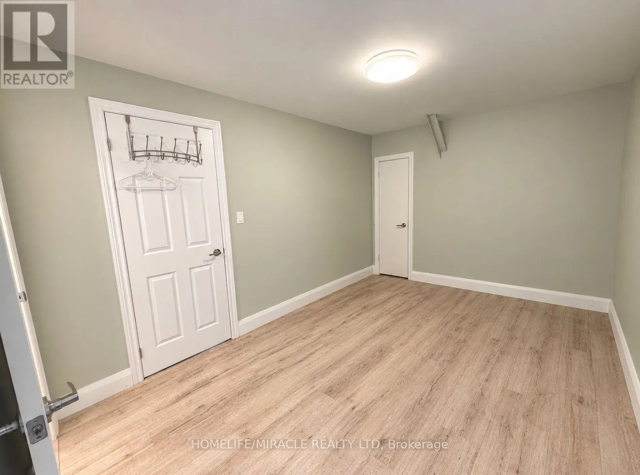 25 - 40 PIPPIN ROAD