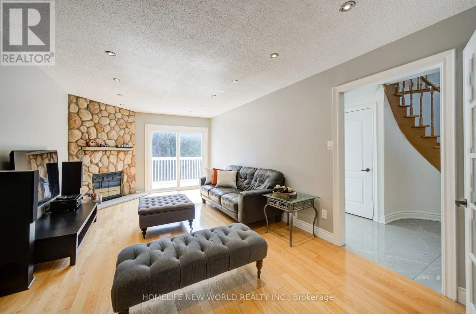12 BELLSIDE DRIVE