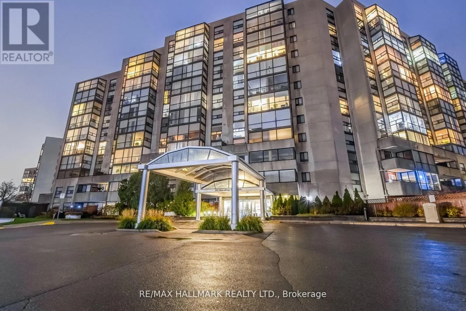 1211 - 20 HARDING BOULEVARD W