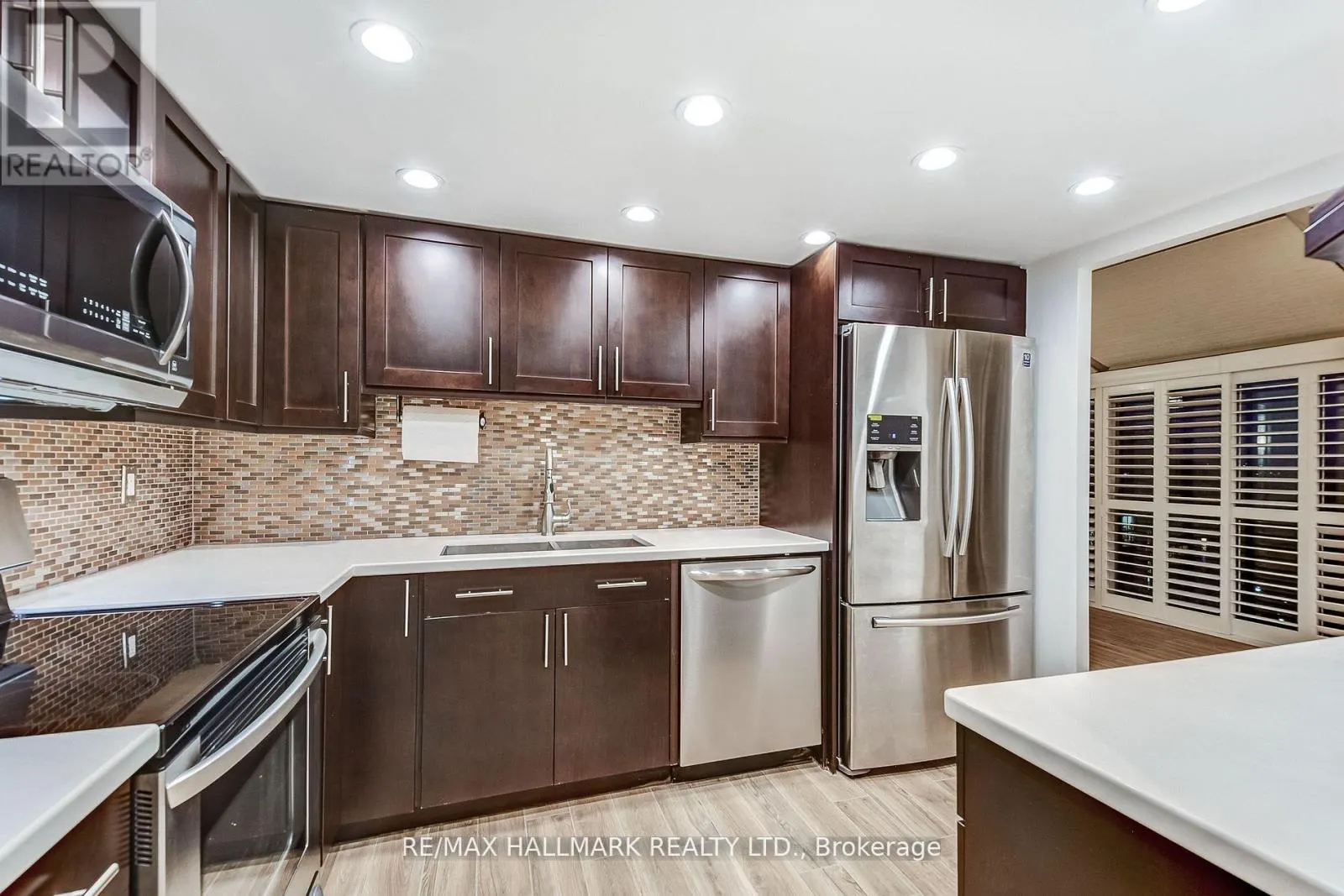 1211 - 20 HARDING BOULEVARD W