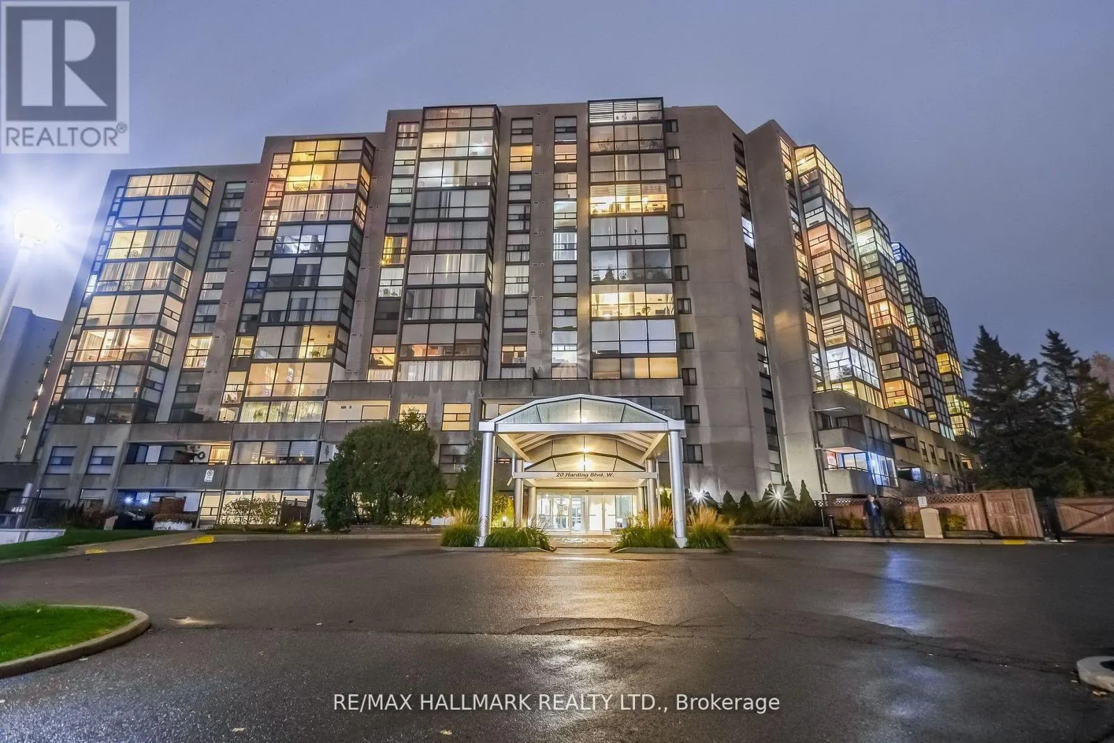 1211 - 20 HARDING BOULEVARD W