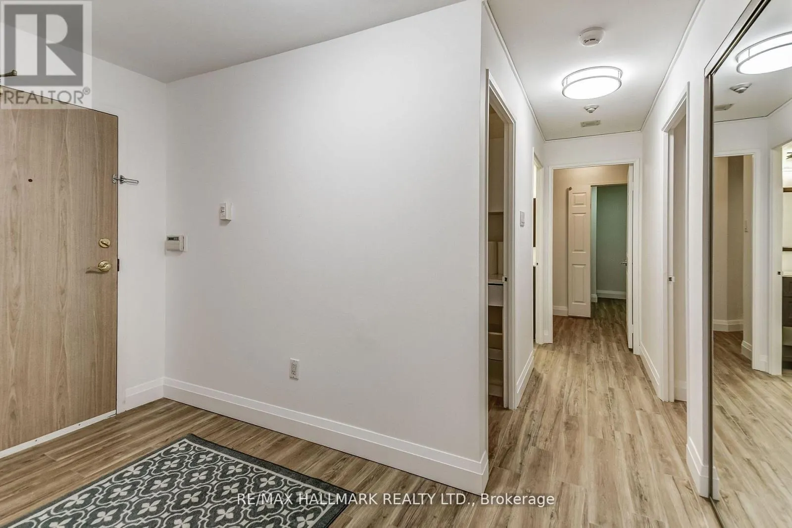 1211 - 20 HARDING BOULEVARD W