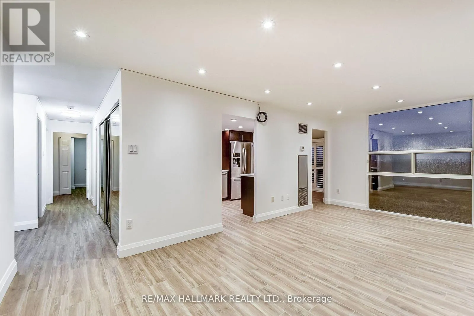 1211 - 20 HARDING BOULEVARD W