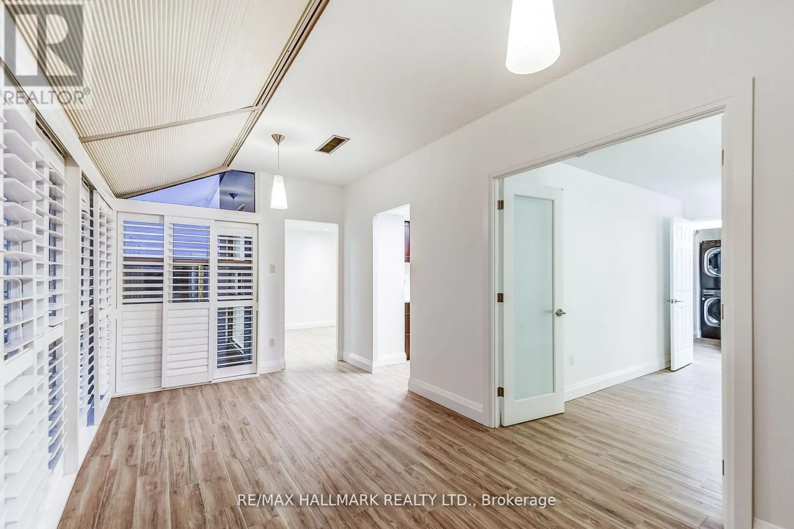 1211 - 20 HARDING BOULEVARD W