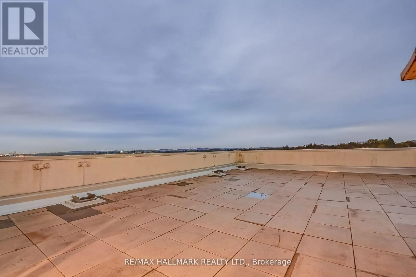 1211 - 20 HARDING BOULEVARD W