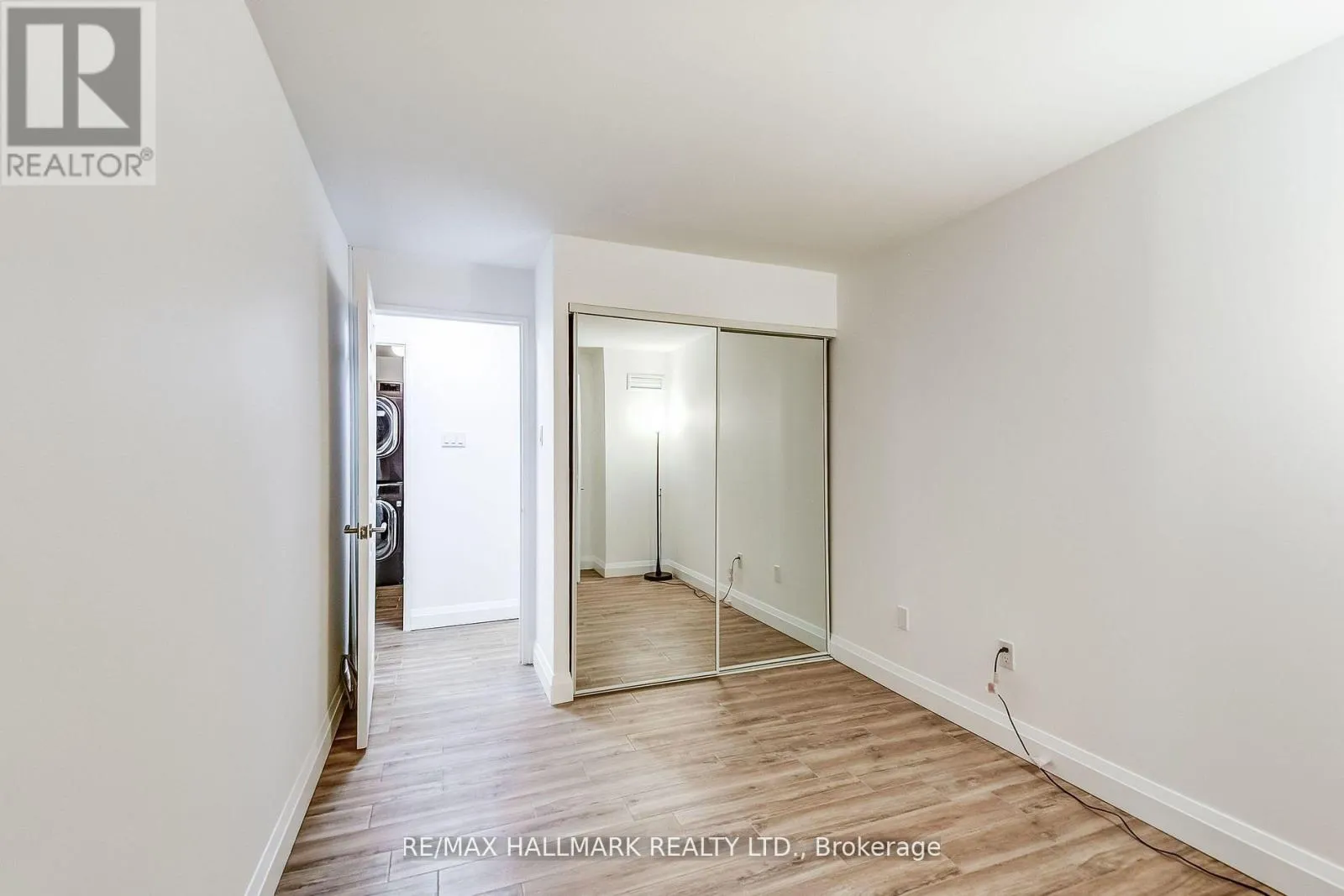 1211 - 20 HARDING BOULEVARD W