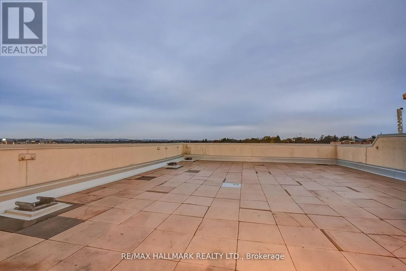 1211 - 20 HARDING BOULEVARD W