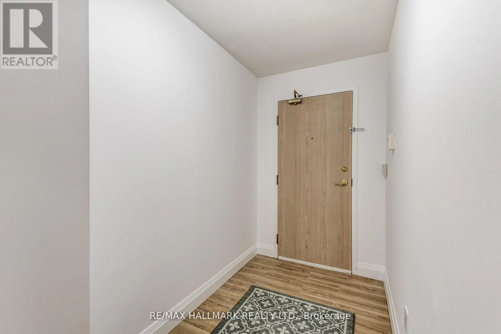 1211 - 20 HARDING BOULEVARD W