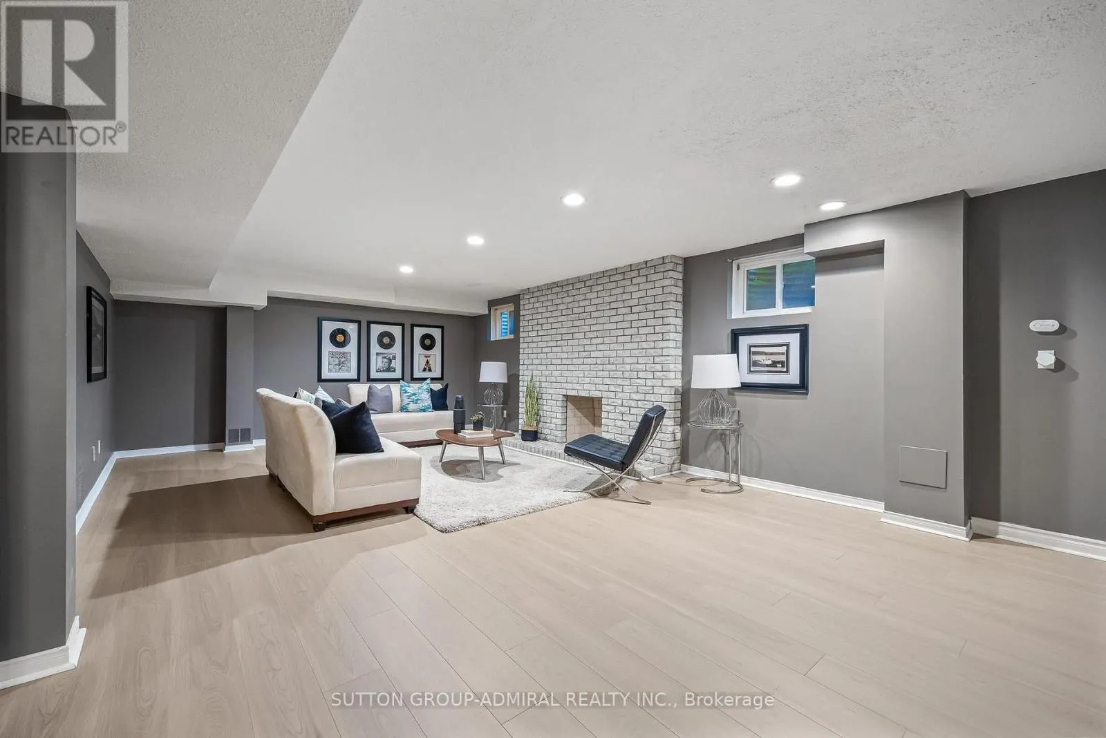 49 HETHERINGTON CRESCENT