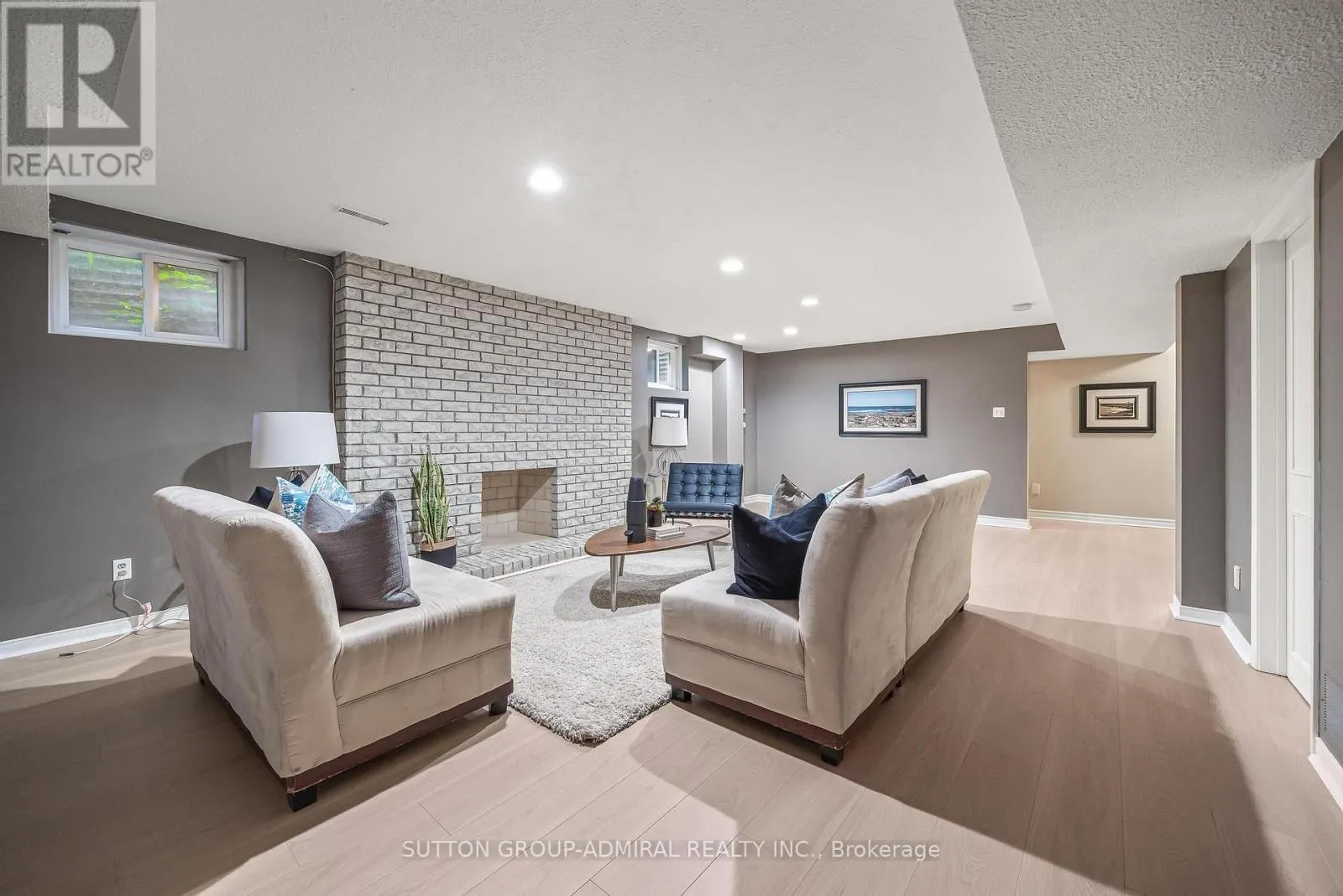 49 HETHERINGTON CRESCENT