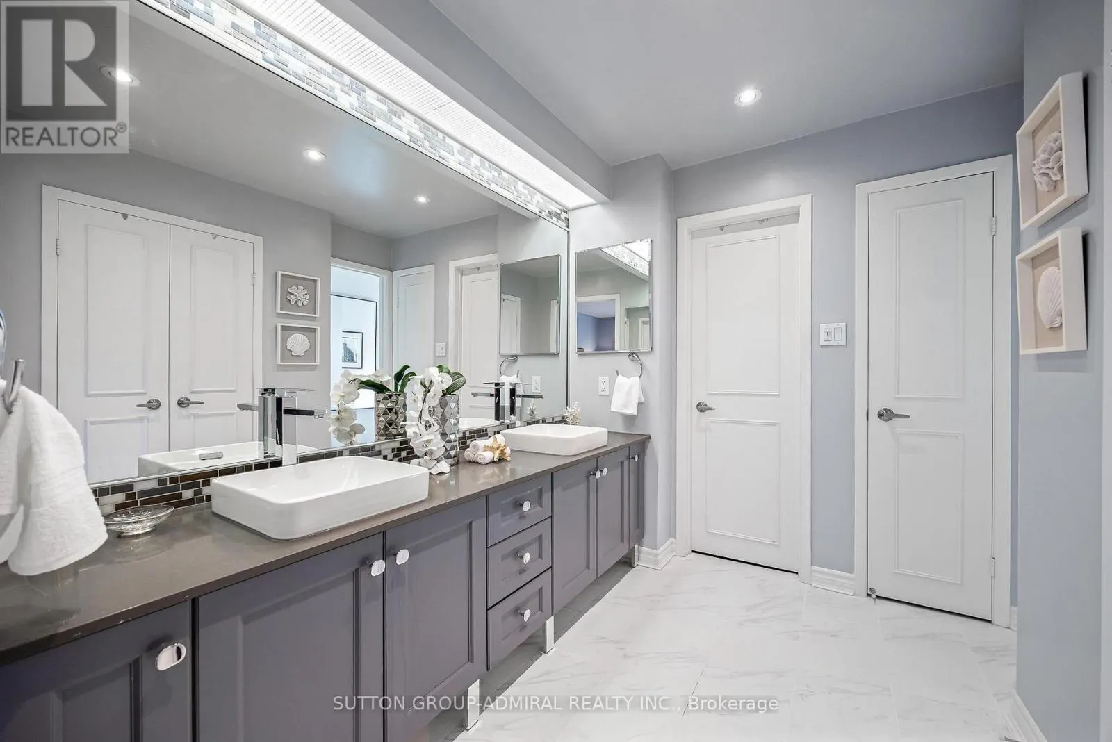 49 HETHERINGTON CRESCENT