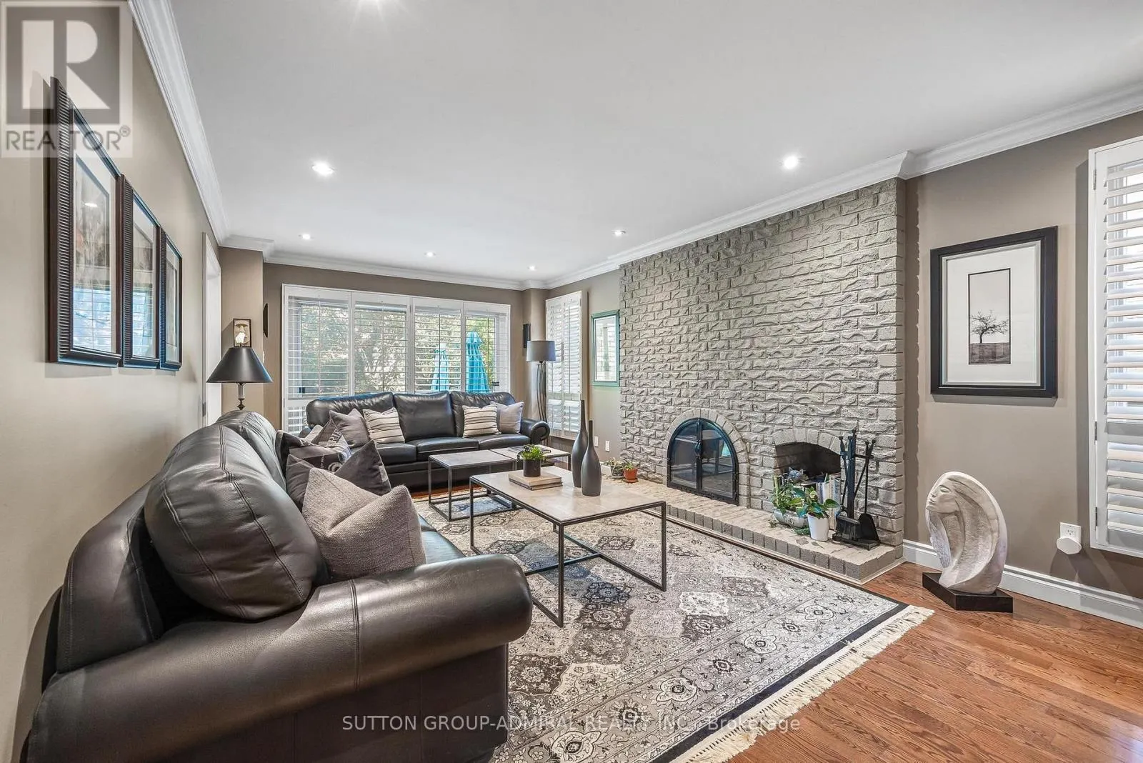 49 HETHERINGTON CRESCENT