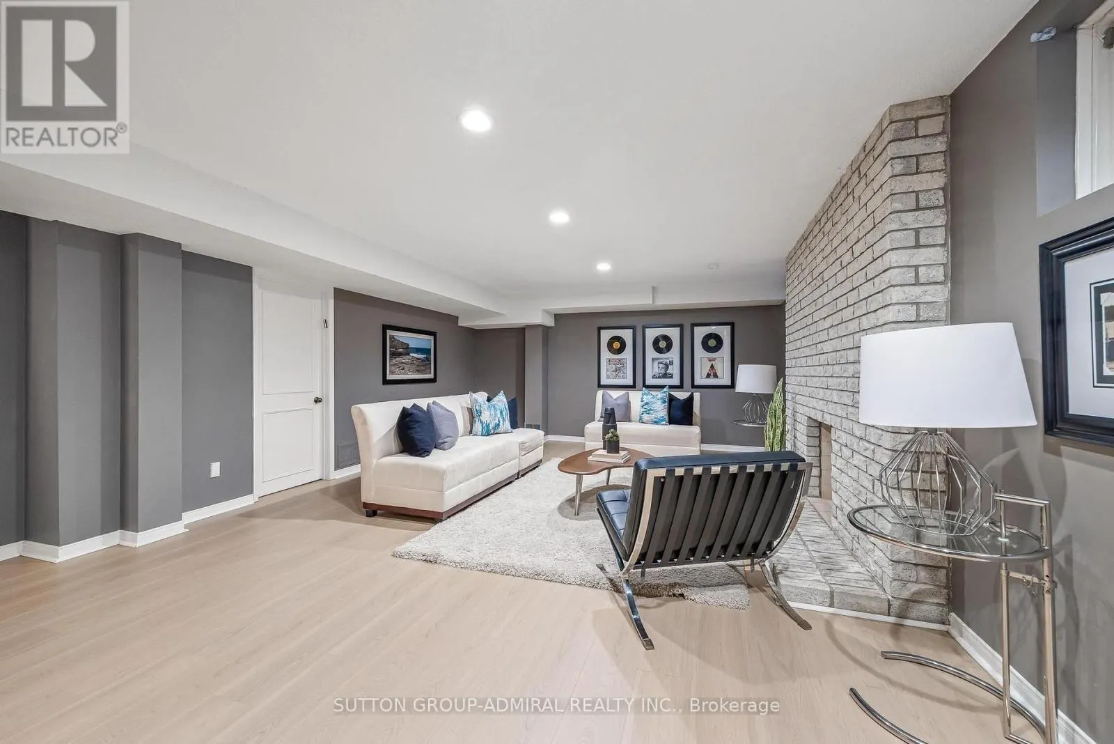 49 HETHERINGTON CRESCENT