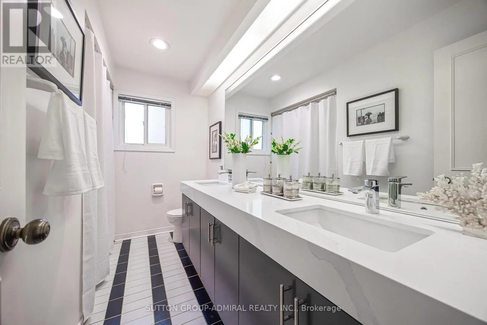 49 HETHERINGTON CRESCENT