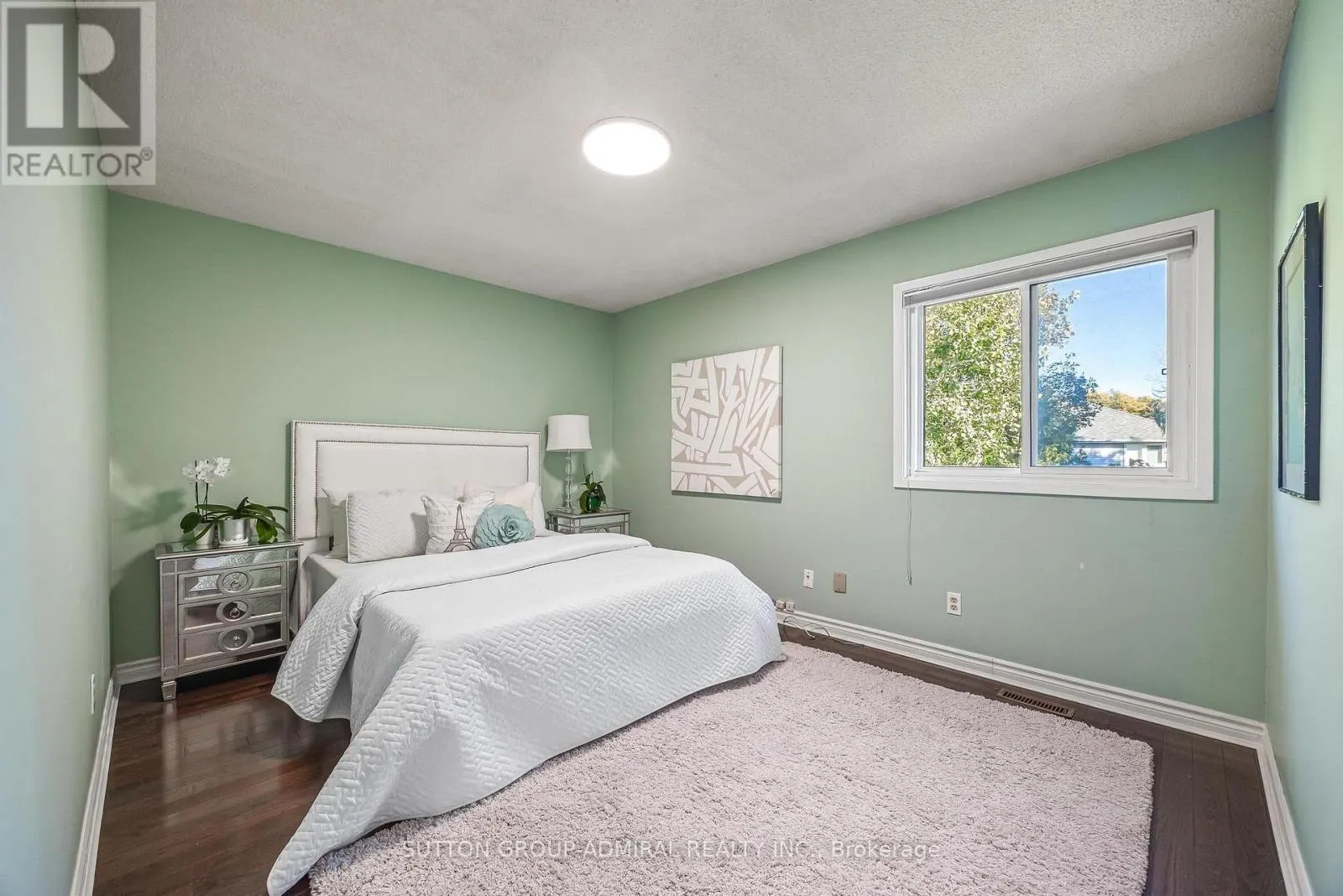 49 HETHERINGTON CRESCENT