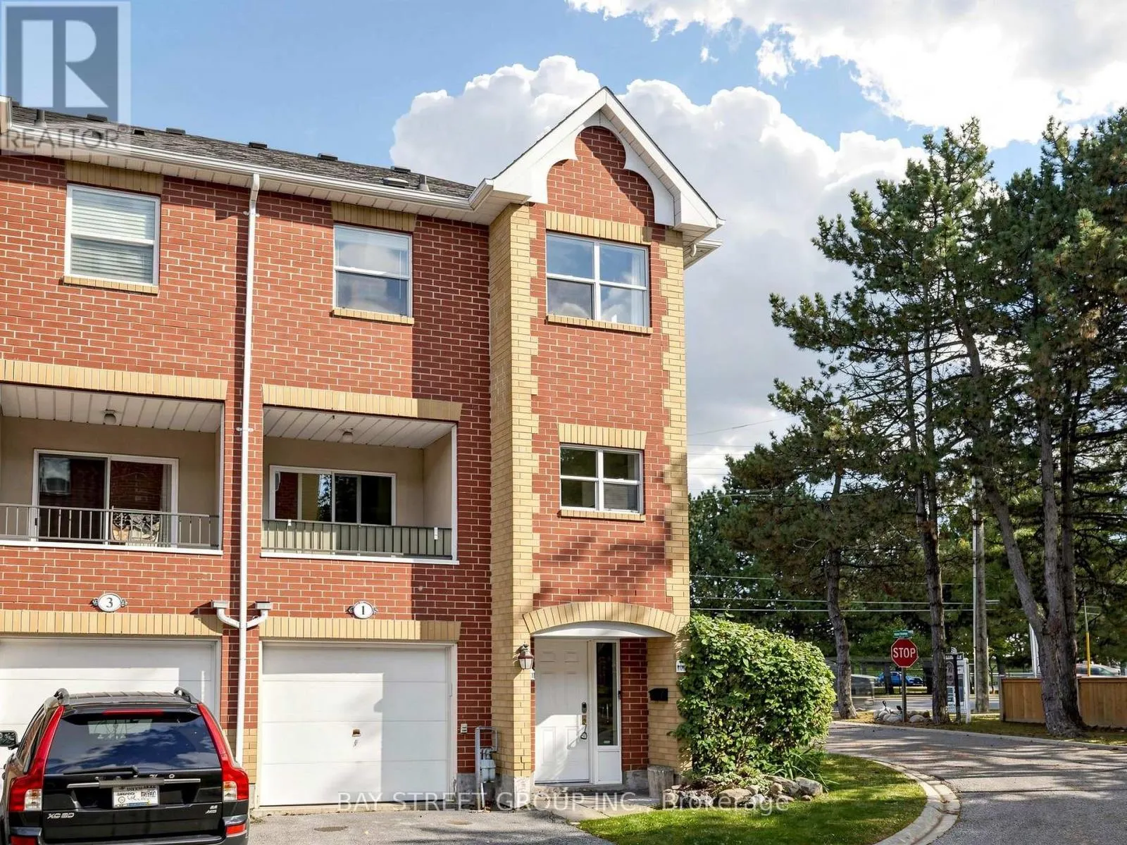 1 MAPLE PARK WAY
