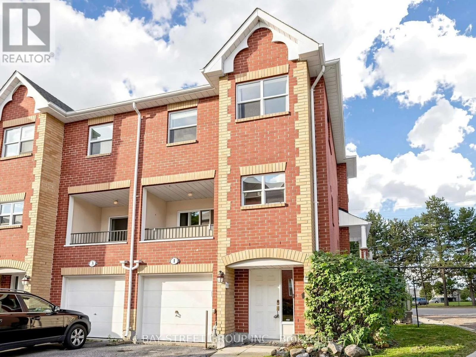 1 MAPLE PARK WAY