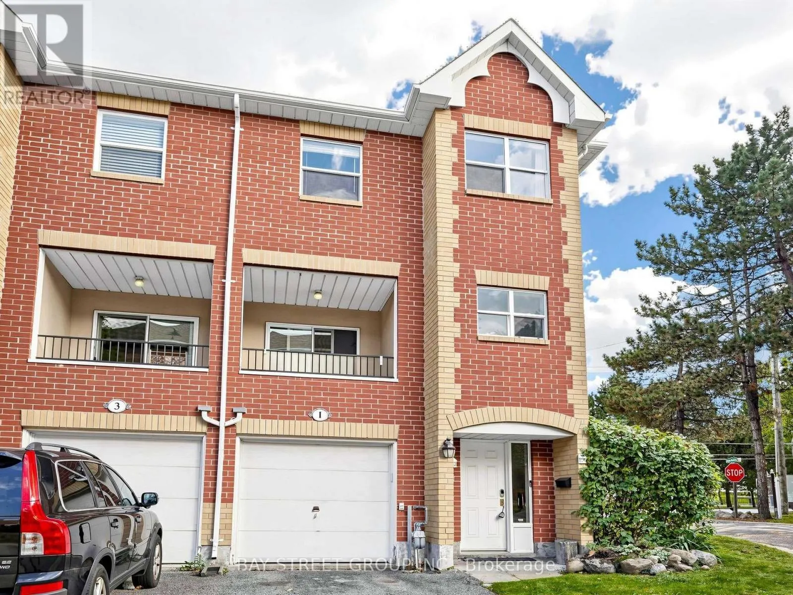 1 MAPLE PARK WAY