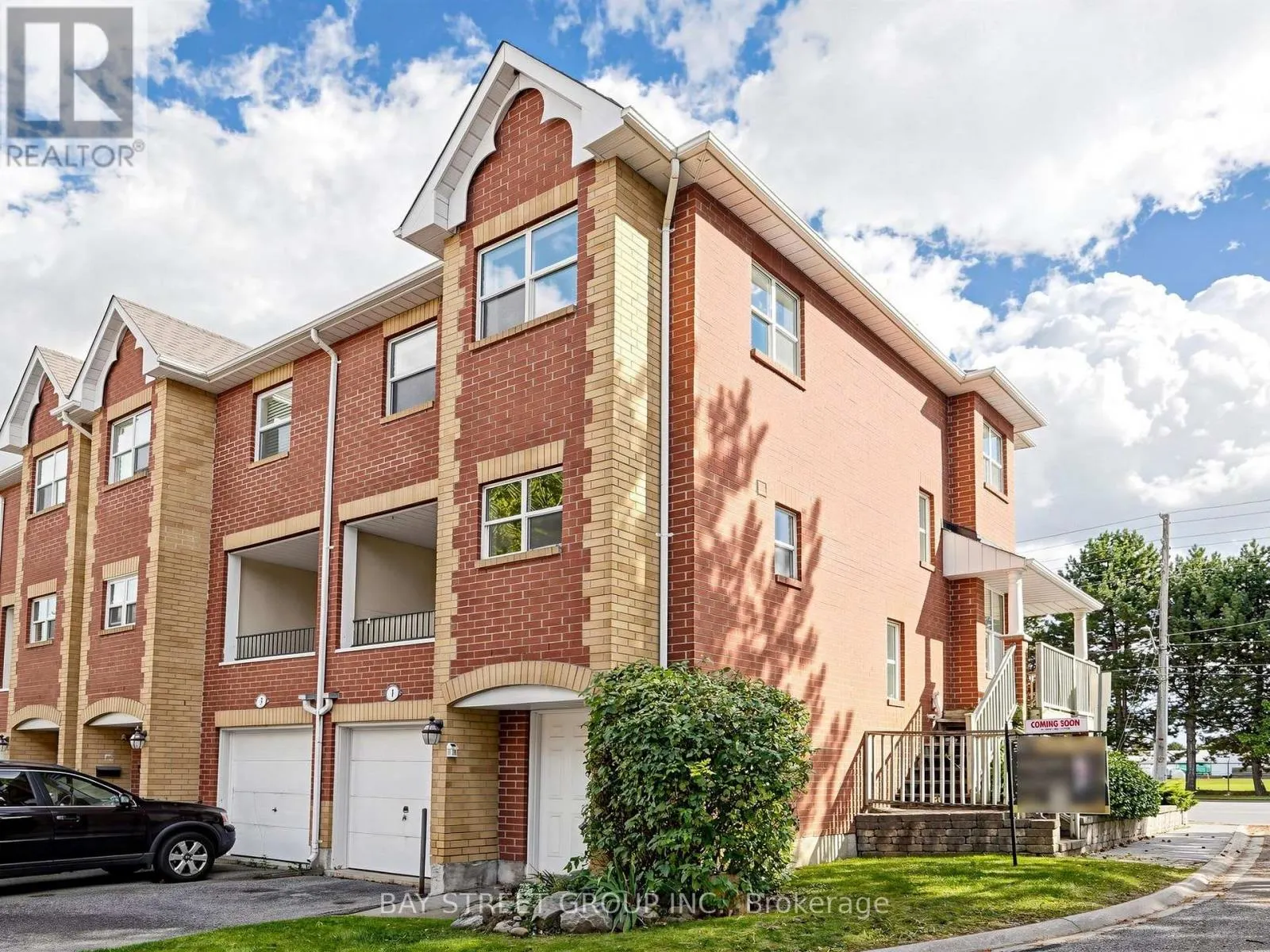 1 MAPLE PARK WAY