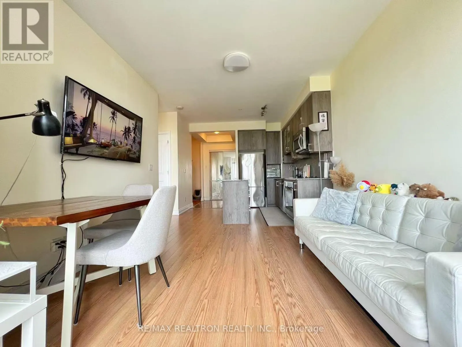 1611 - 9088 YONGE STREET