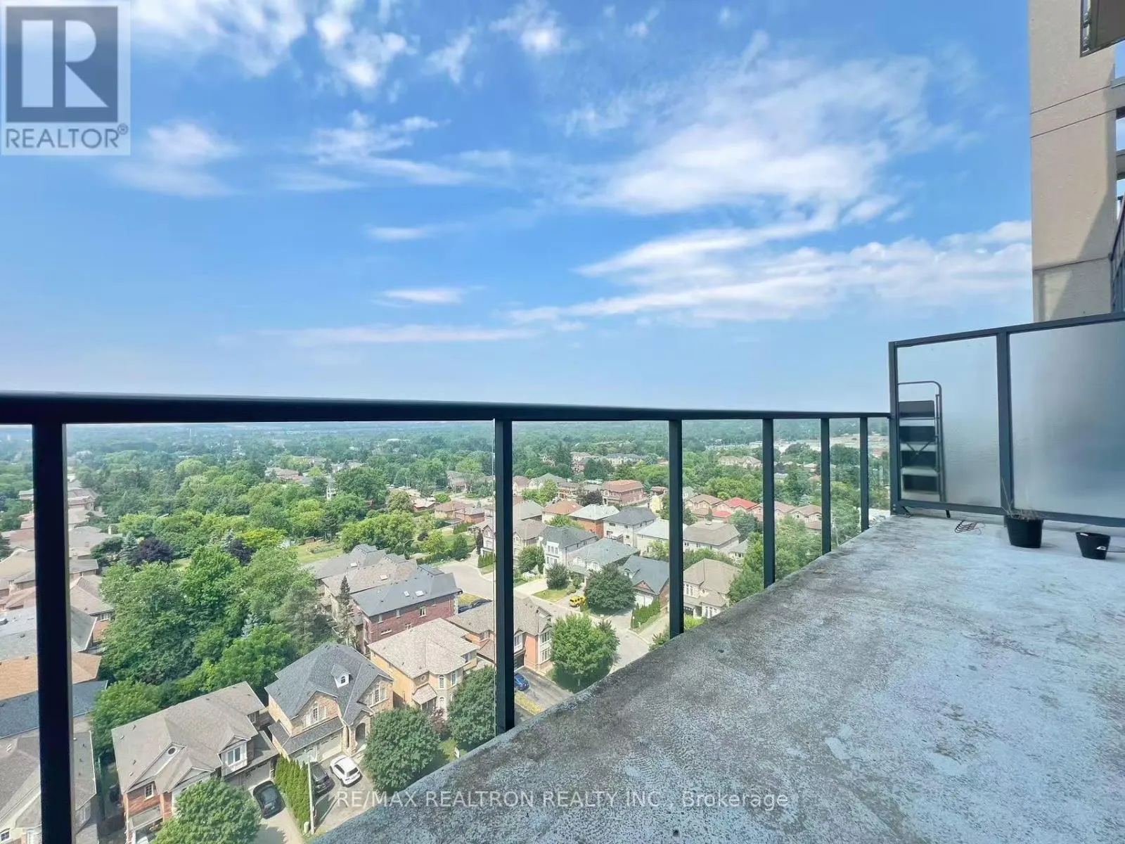 1611 - 9088 YONGE STREET