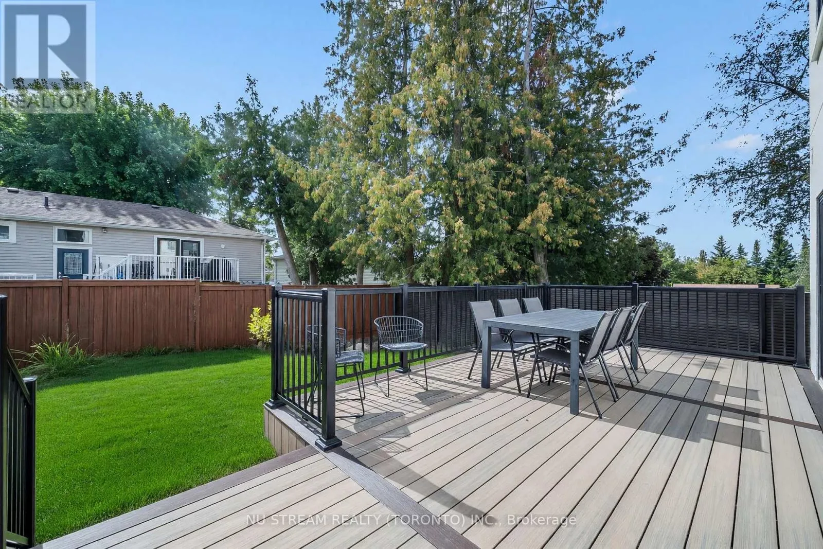 323 WINNIFRED DRIVE