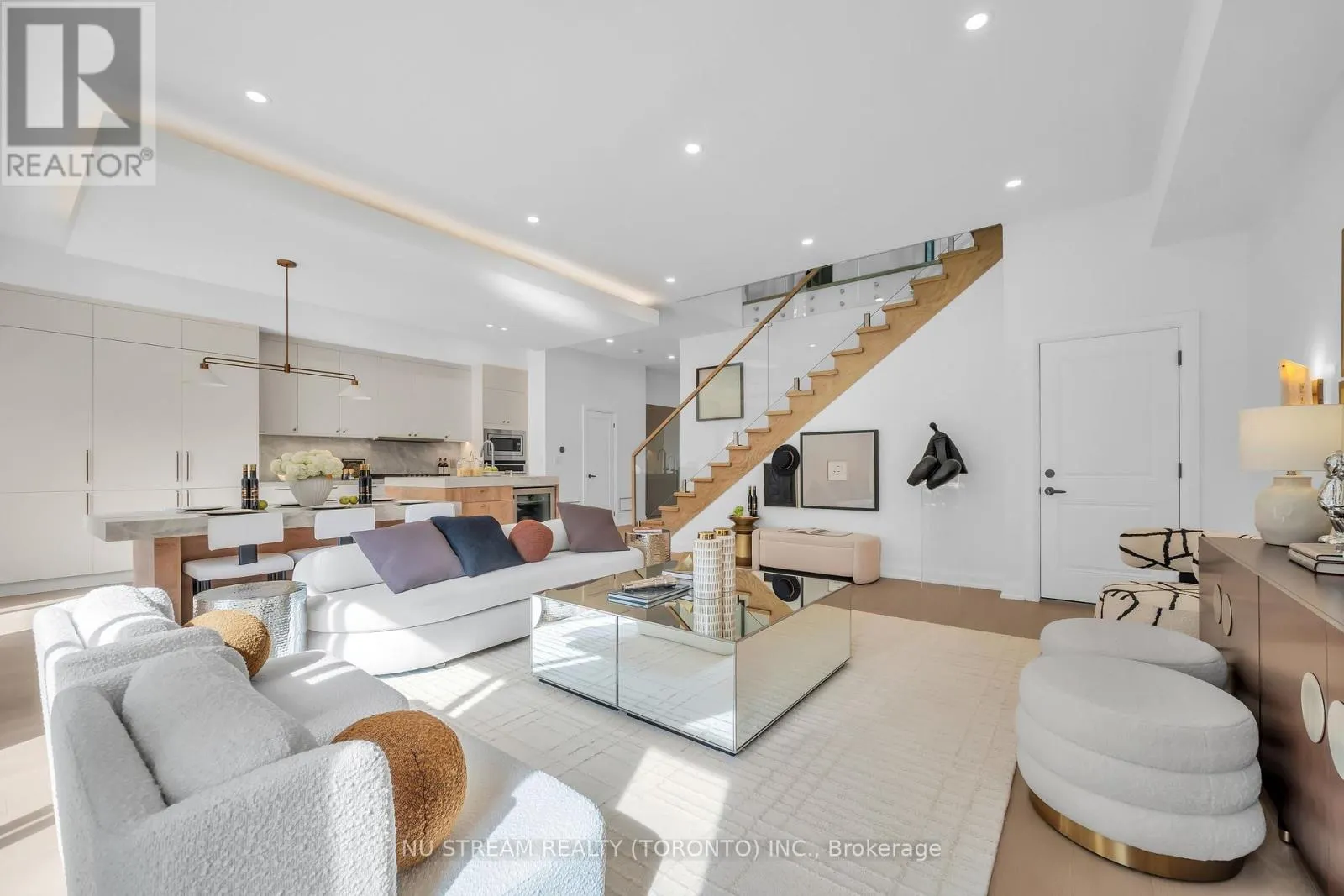 323 WINNIFRED DRIVE