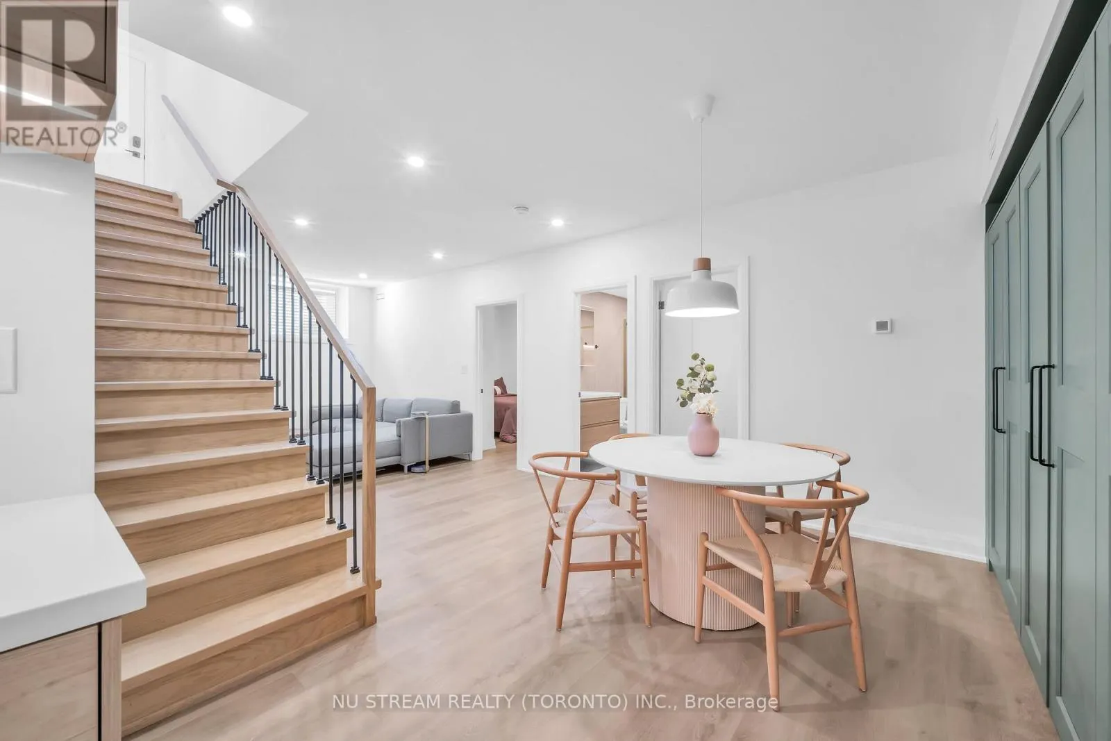 323 WINNIFRED DRIVE