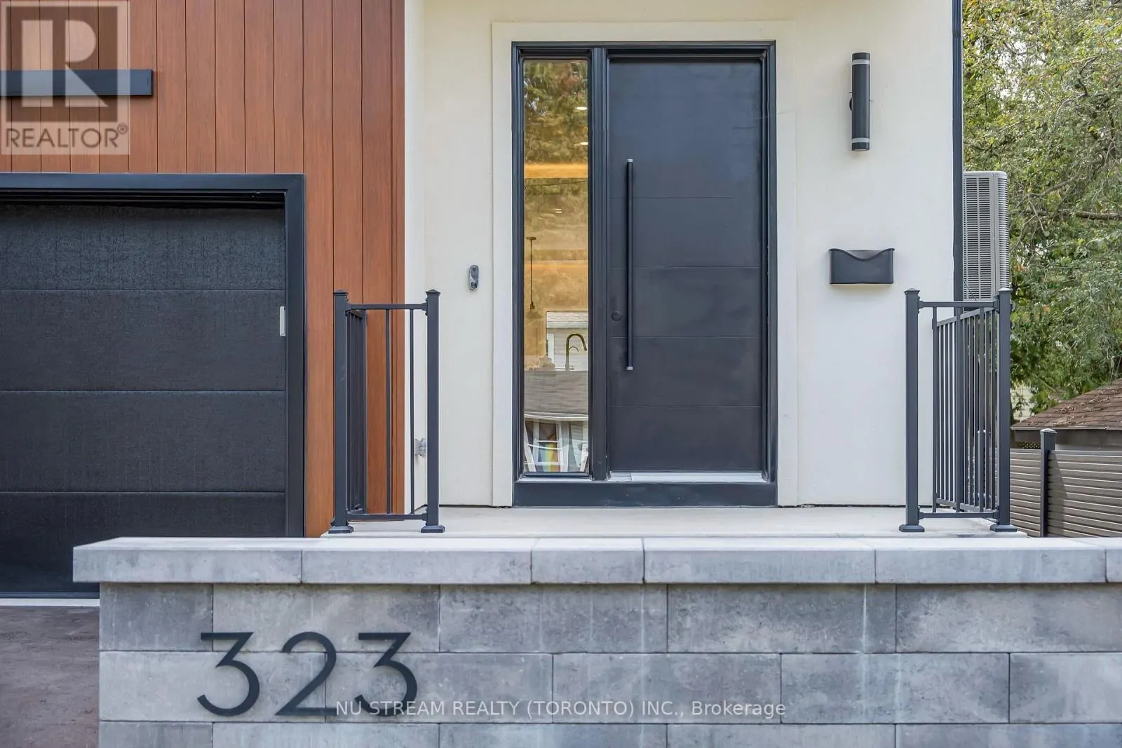 323 WINNIFRED DRIVE