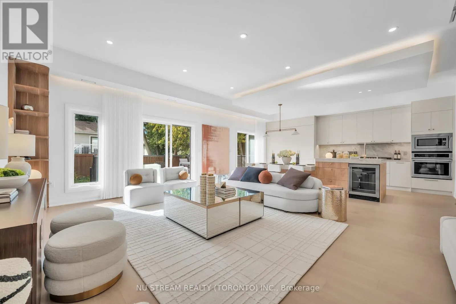 323 WINNIFRED DRIVE