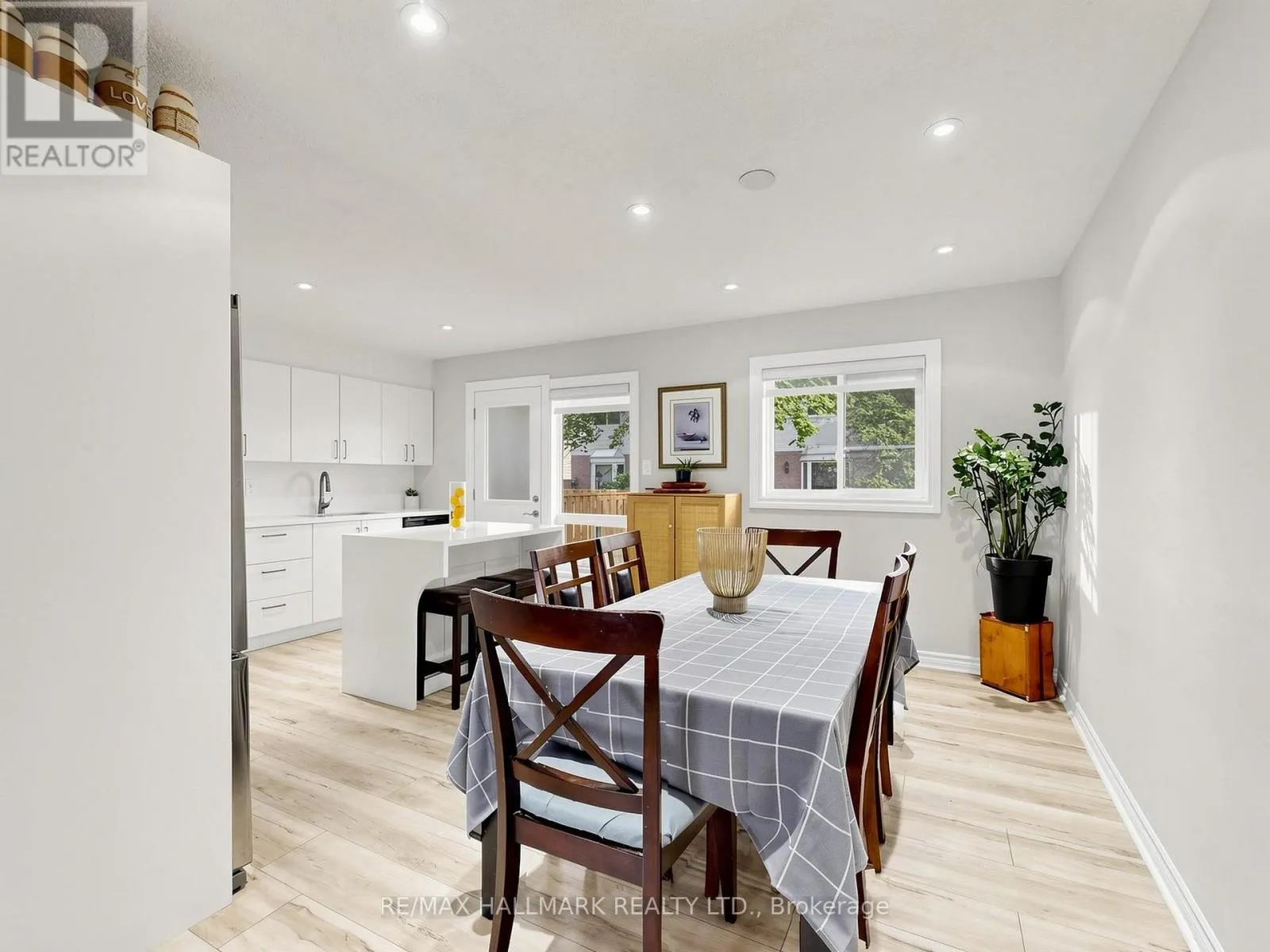 13 - 282 ROYAL ORCHARD BOULEVARD