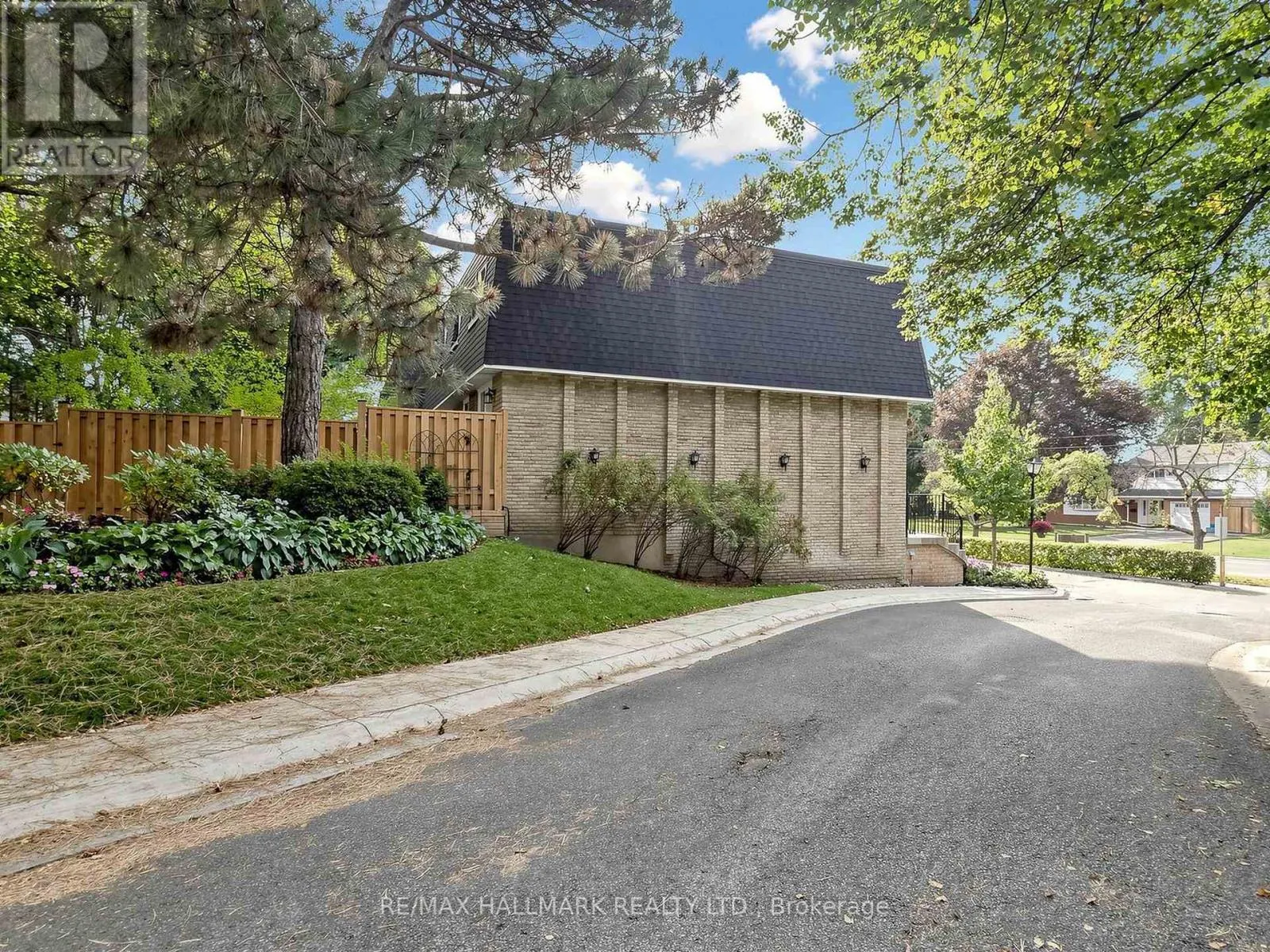 13 - 282 ROYAL ORCHARD BOULEVARD