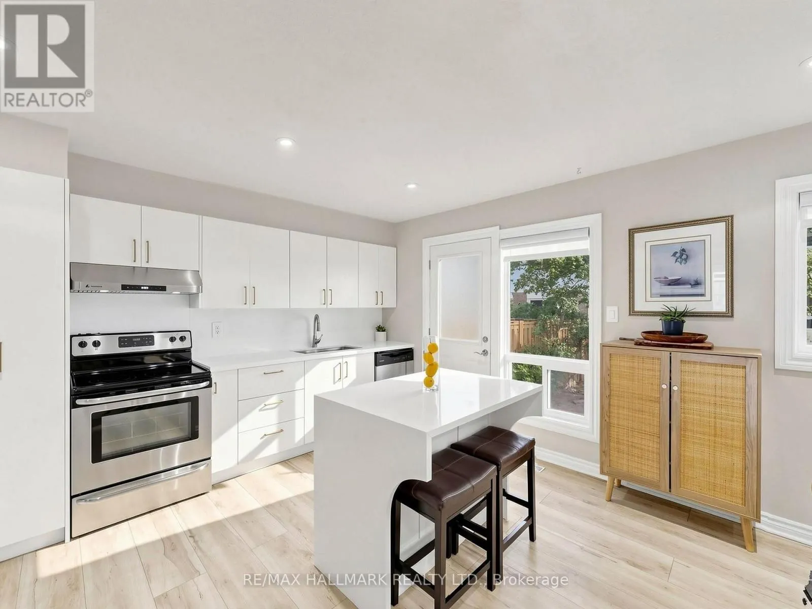 13 - 282 ROYAL ORCHARD BOULEVARD