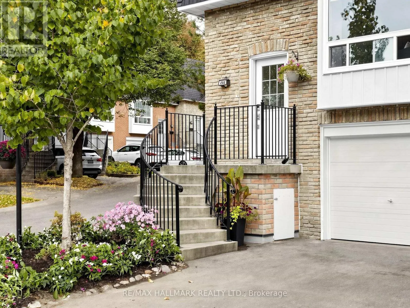 13 - 282 ROYAL ORCHARD BOULEVARD