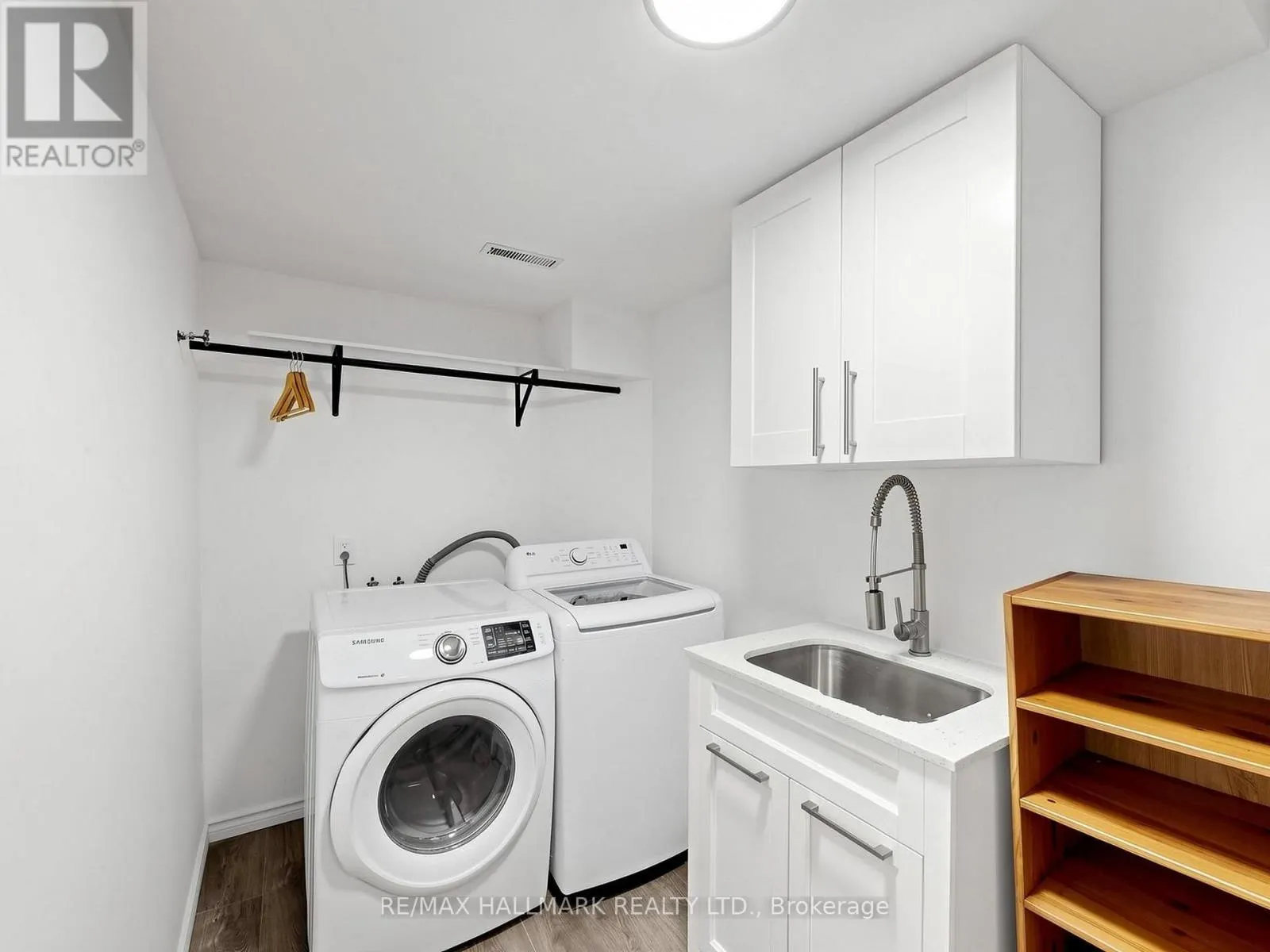 13 - 282 ROYAL ORCHARD BOULEVARD
