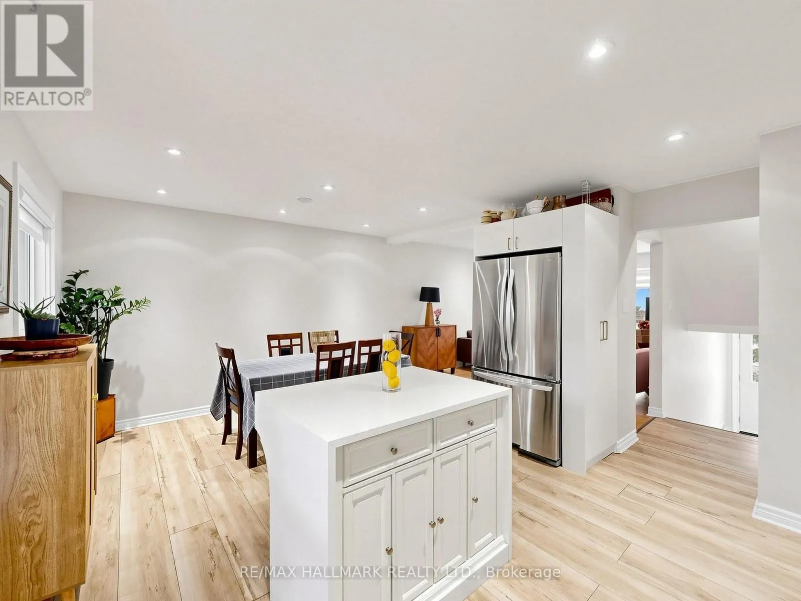 13 - 282 ROYAL ORCHARD BOULEVARD