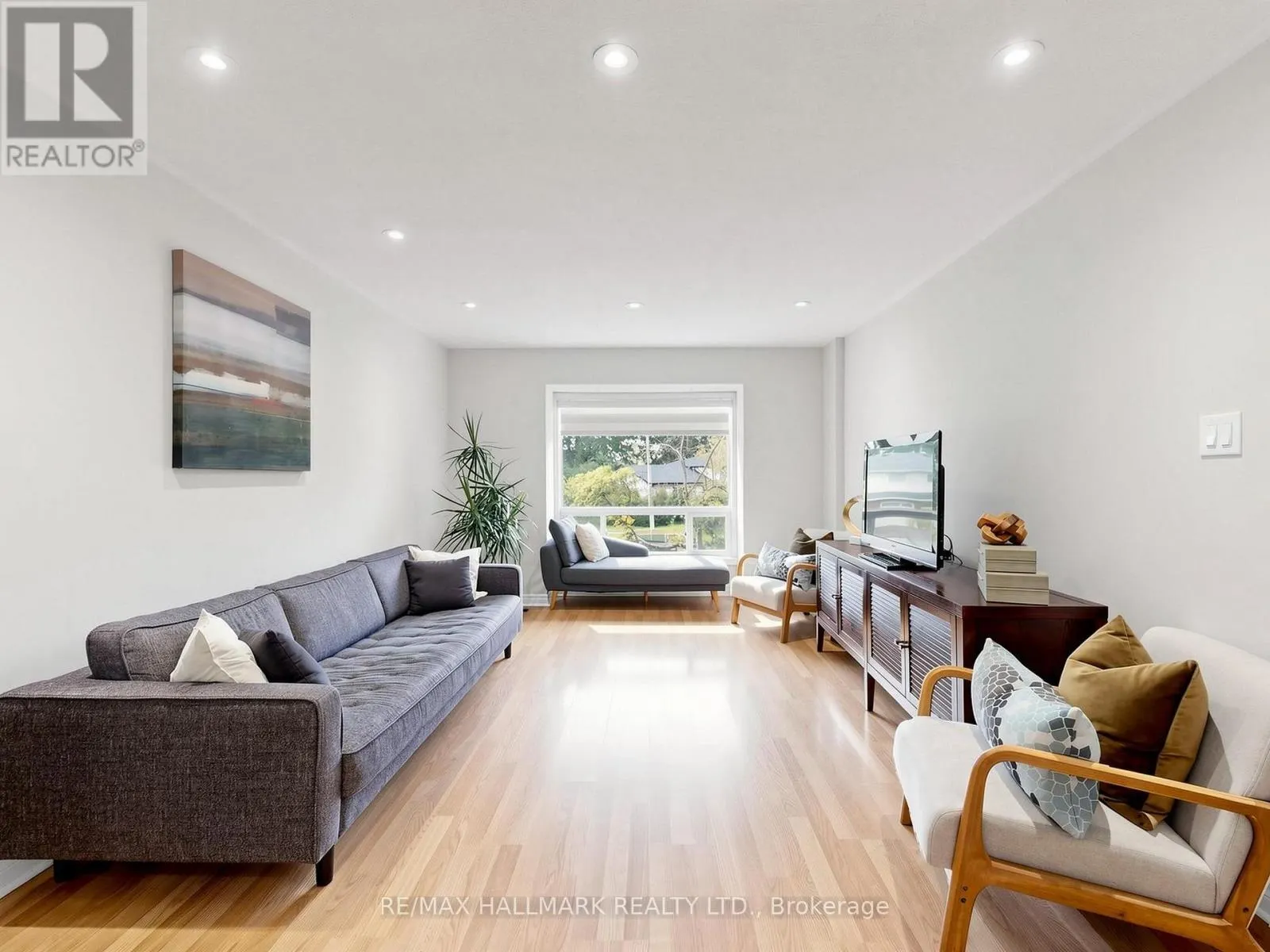 13 - 282 ROYAL ORCHARD BOULEVARD